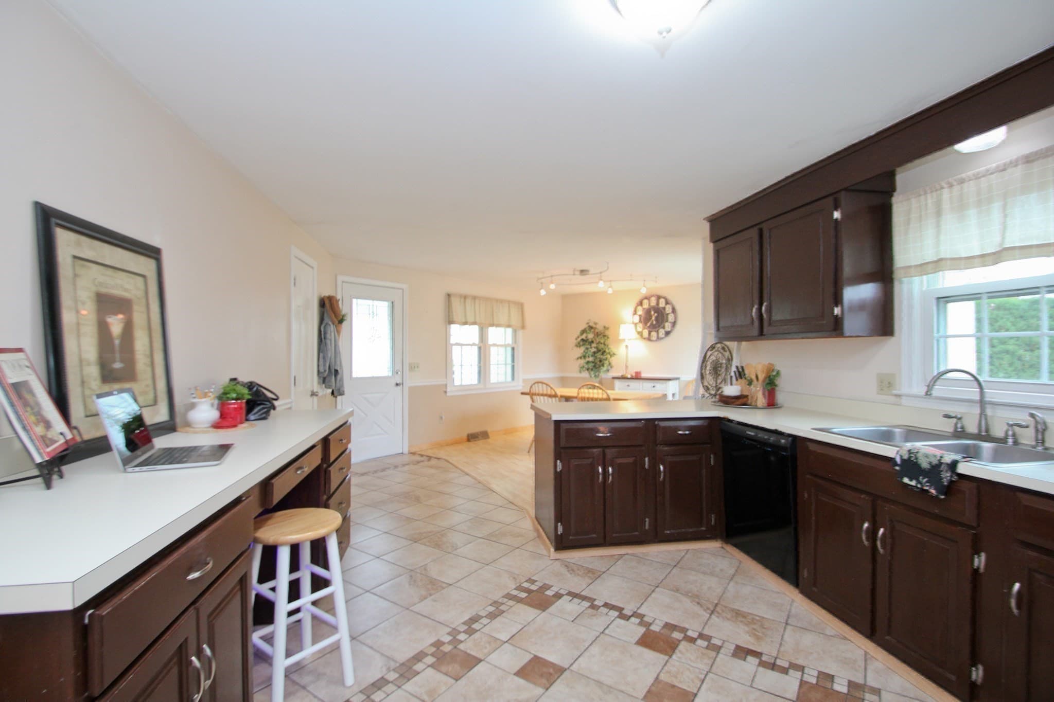 Single Family Residence at 9 Stony Hill Rd, Agawam MA 01030, photo 6 of 40