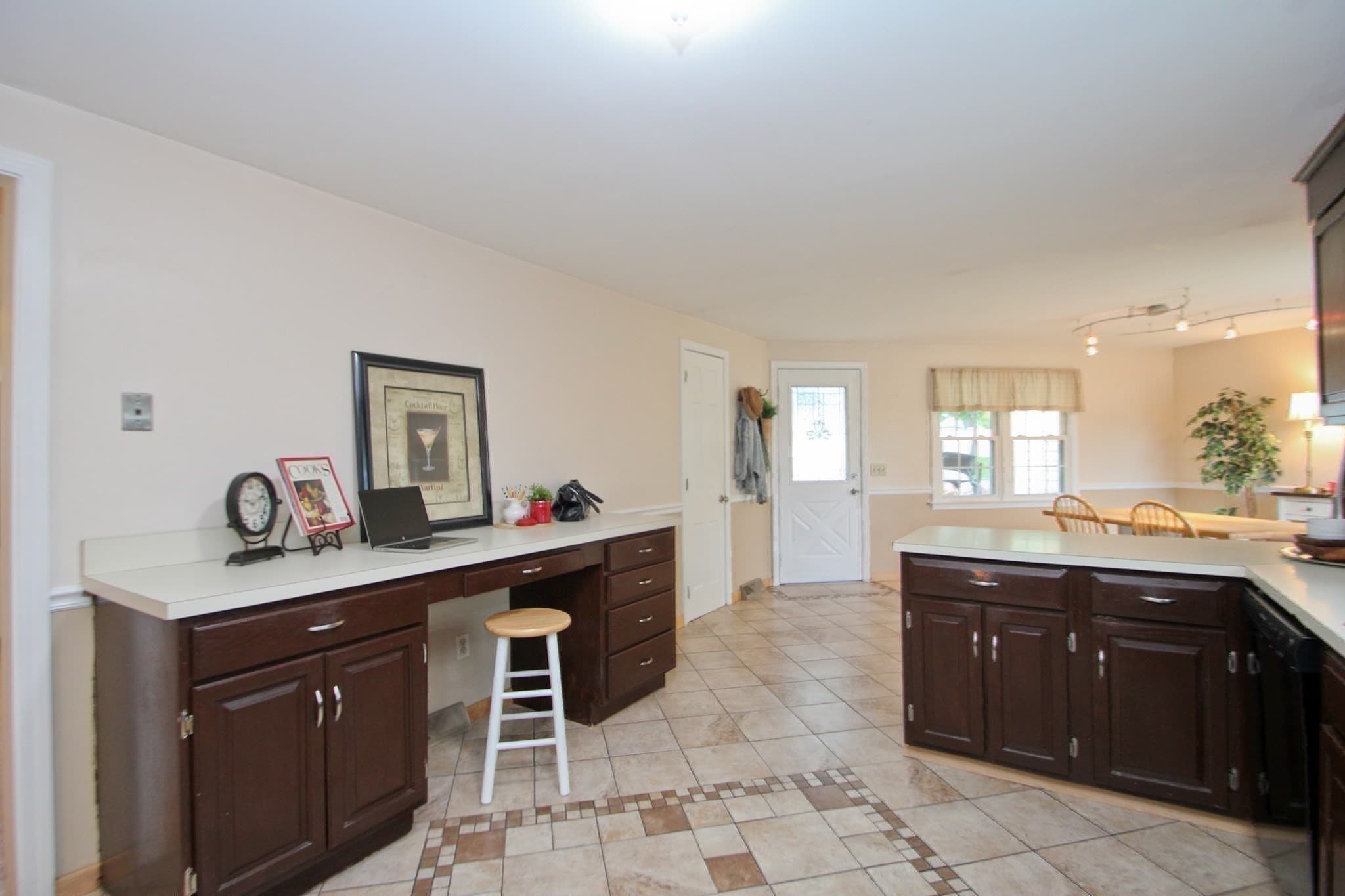 Single Family Residence at 9 Stony Hill Rd, Agawam MA 01030, photo 7 of 40