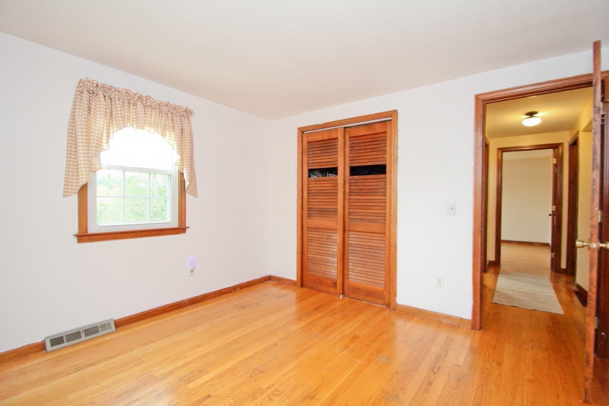 Single Family Residence at 9 Stony Hill Rd, Agawam MA 01030, photo 28 of 40