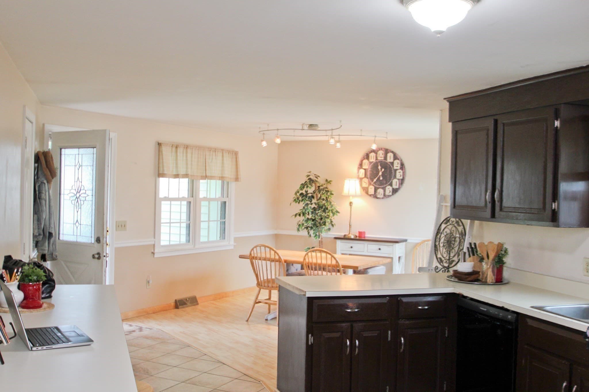 Single Family Residence at 9 Stony Hill Rd, Agawam MA 01030, photo 5 of 40