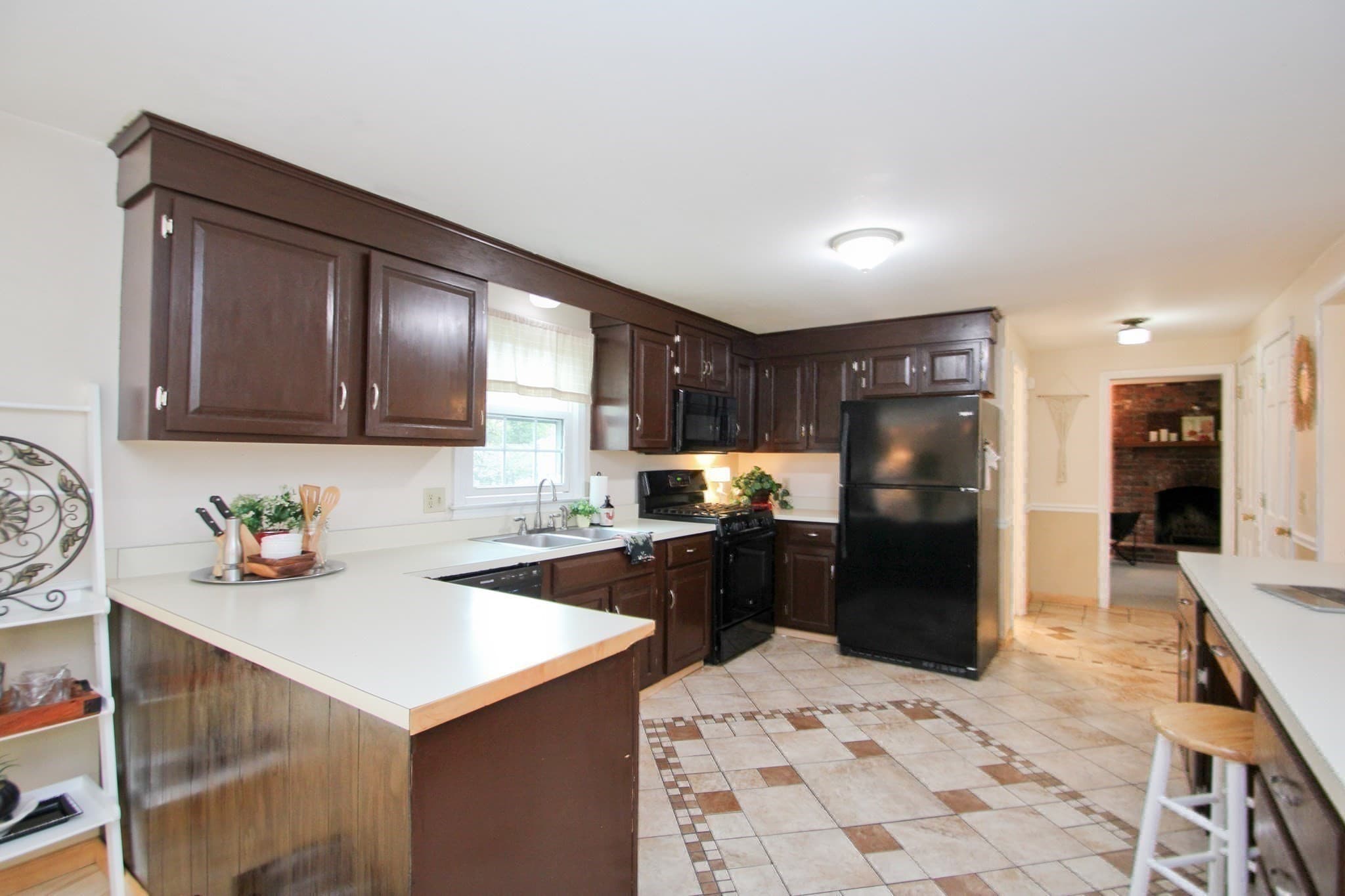 Single Family Residence at 9 Stony Hill Rd, Agawam MA 01030, photo 8 of 40
