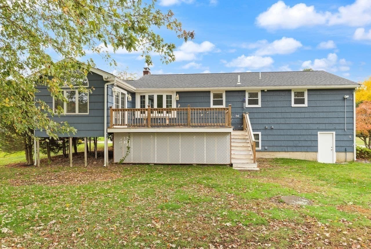 Single Family Residence at 7 Heath Rd, Easton MA 02375, photo 2 of 41