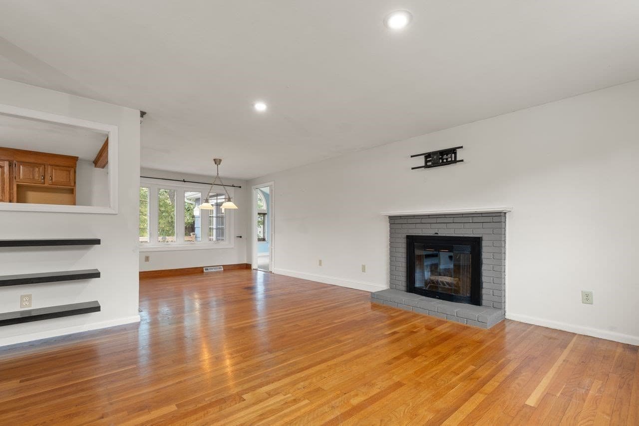 Single Family Residence at 7 Heath Rd, Easton MA 02375, photo 14 of 41