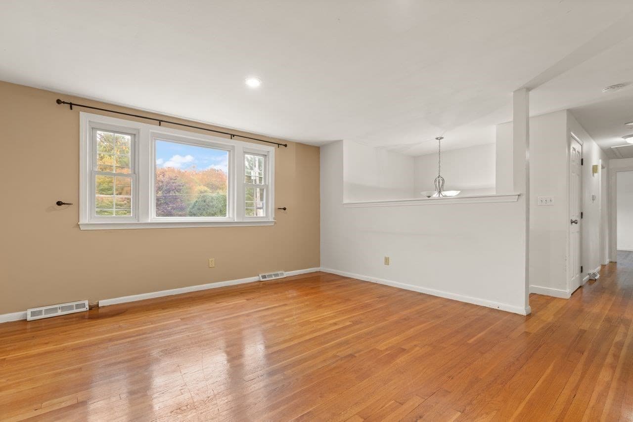 Single Family Residence at 7 Heath Rd, Easton MA 02375, photo 15 of 41