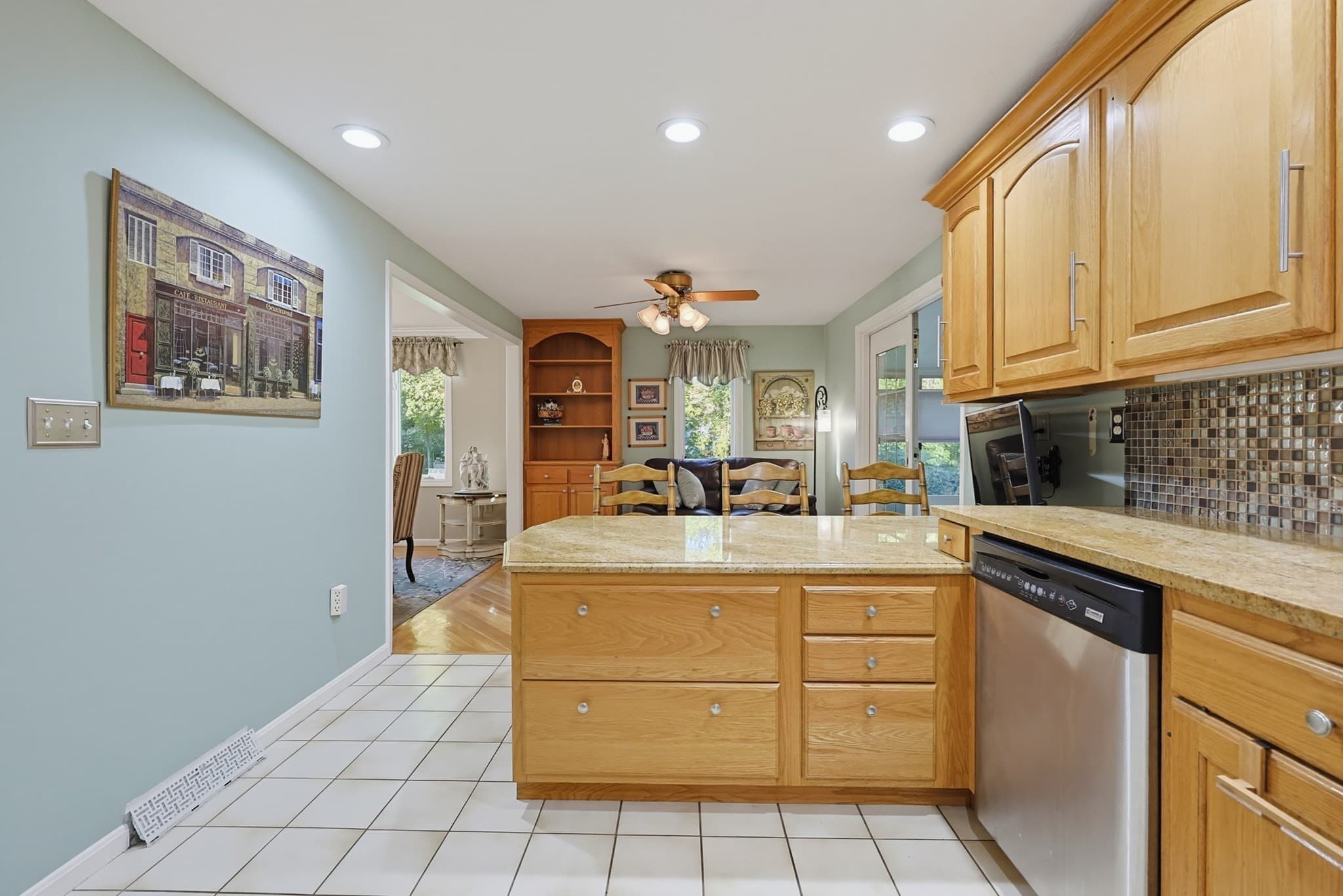 Condominium at 35 Union Sq # 35, Randolph MA 02368, Randolph, photo 16 of 40