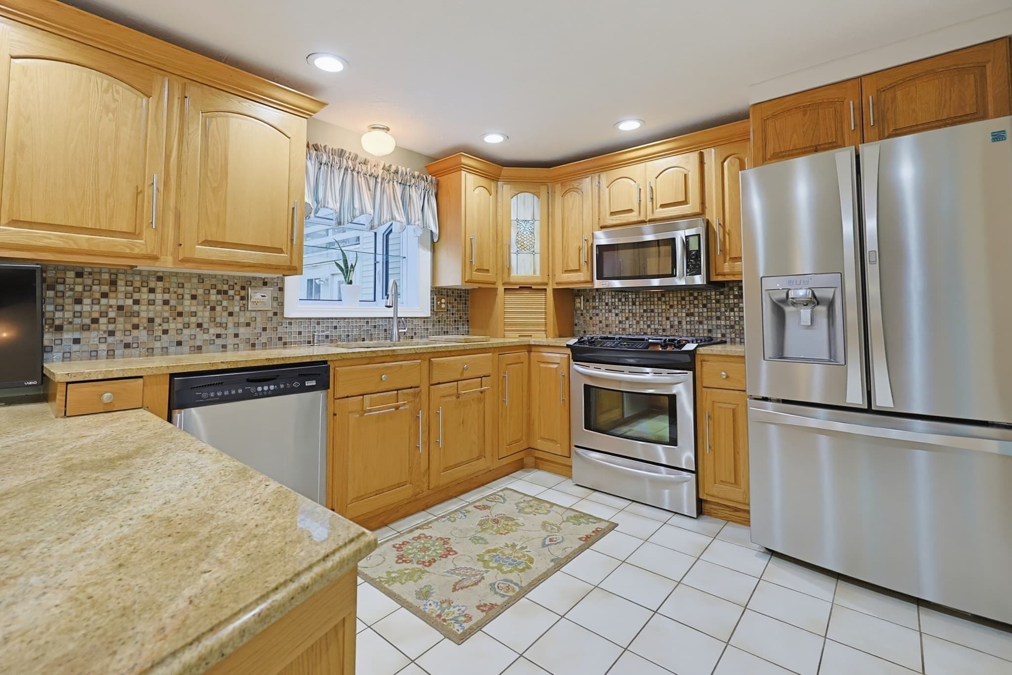 Condominium at 35 Union Sq # 35, Randolph MA 02368, Randolph, photo 14 of 40