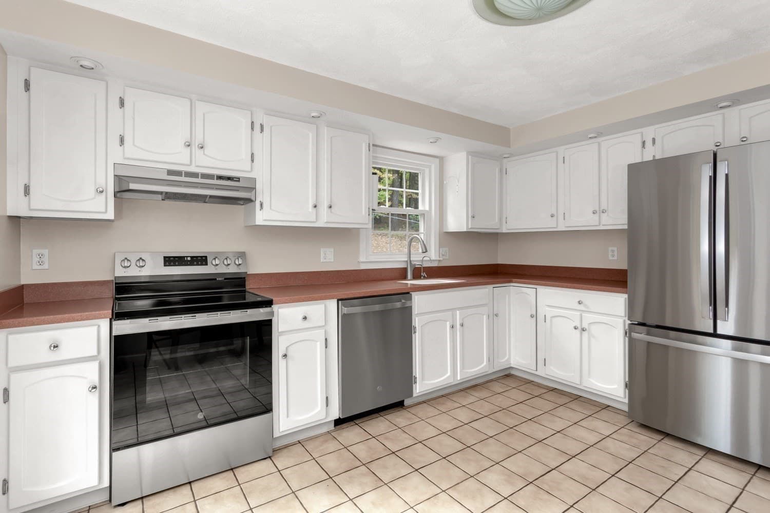 Single Family Residence at 98 Miller St, Franklin MA 02038, Franklin, photo 12 of 42