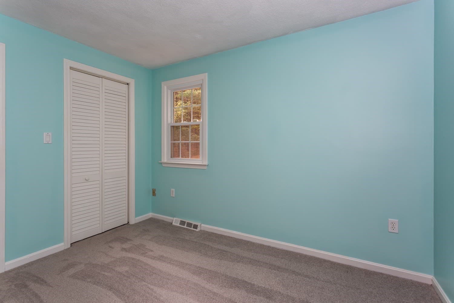 Single Family Residence at 98 Miller St, Franklin MA 02038, Franklin, photo 28 of 42