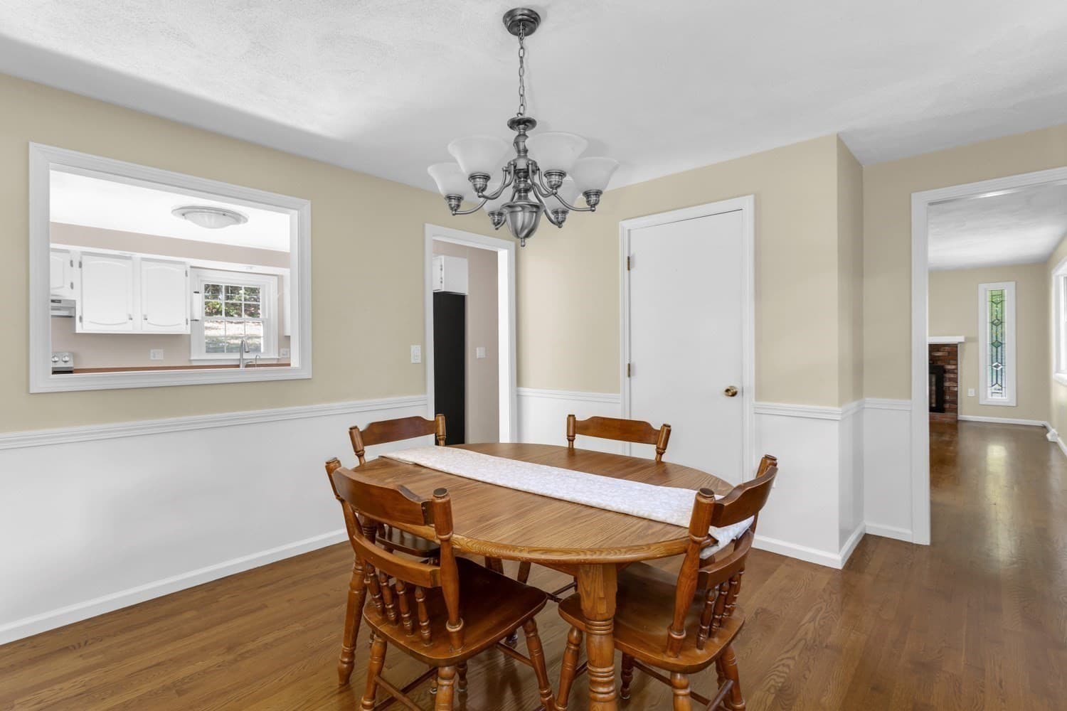 Single Family Residence at 98 Miller St, Franklin MA 02038, Franklin, photo 9 of 42