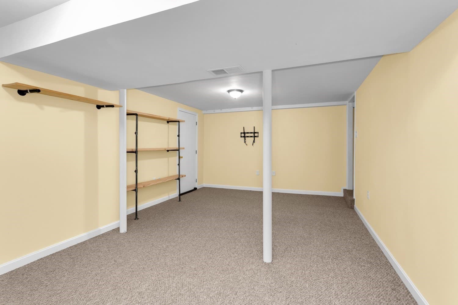 Single Family Residence at 98 Miller St, Franklin MA 02038, Franklin, photo 34 of 42