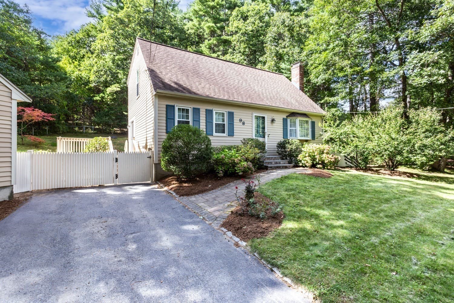 Single Family Residence at 98 Miller St, Franklin MA 02038, Franklin, photo 37 of 42