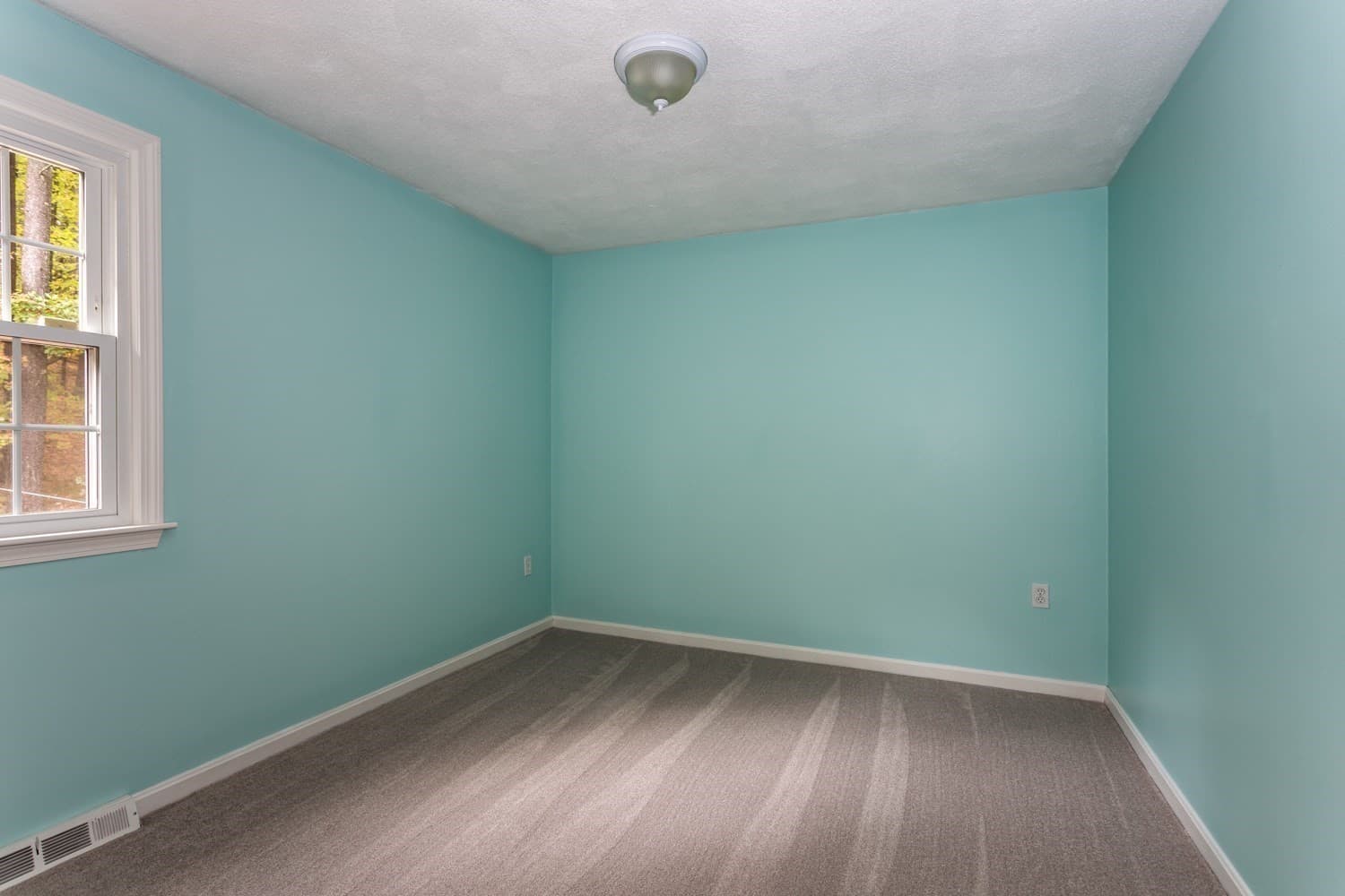 Single Family Residence at 98 Miller St, Franklin MA 02038, Franklin, photo 29 of 42