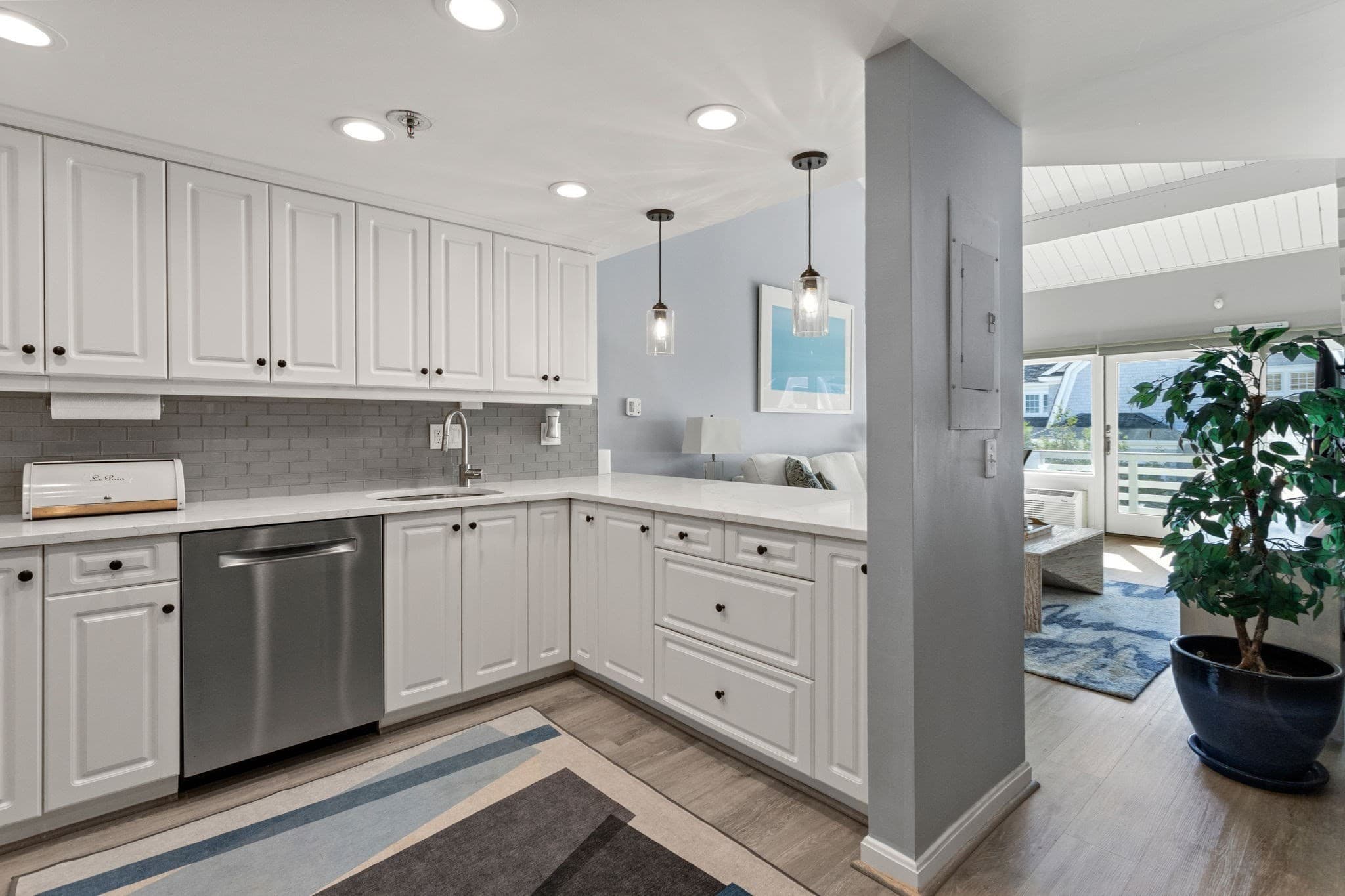 Condominium at 94 Shore Dr W # 8B, Mashpee MA 02649, Mashpee, photo 5 of 39