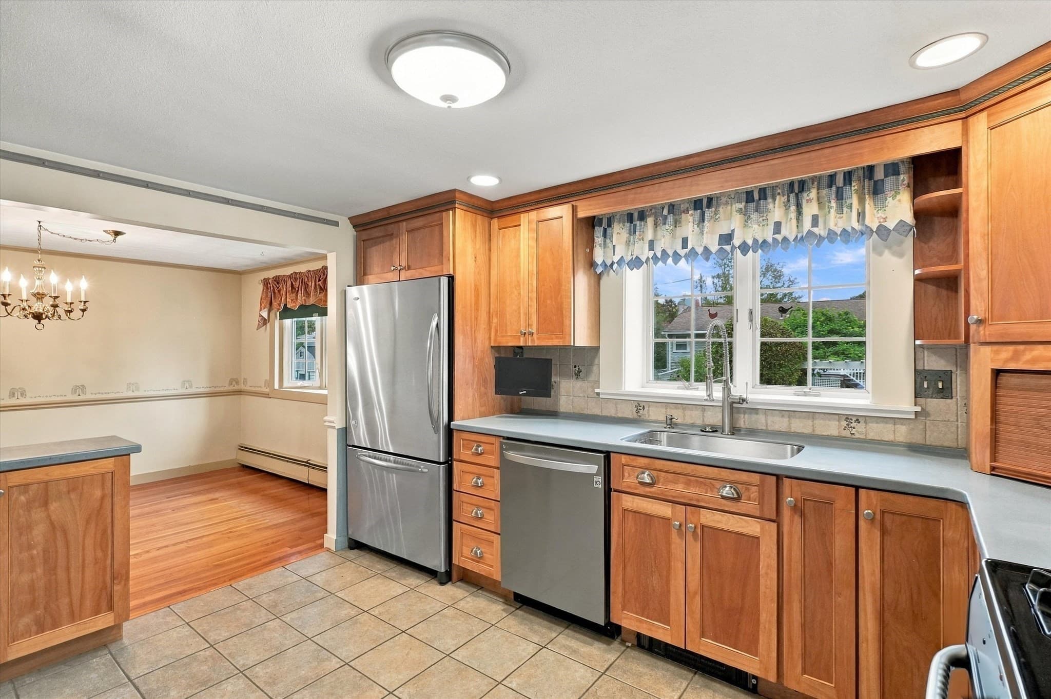 Single Family Residence at 1 Will Sawyer St, Peabody MA 01960, photo 10 of 41