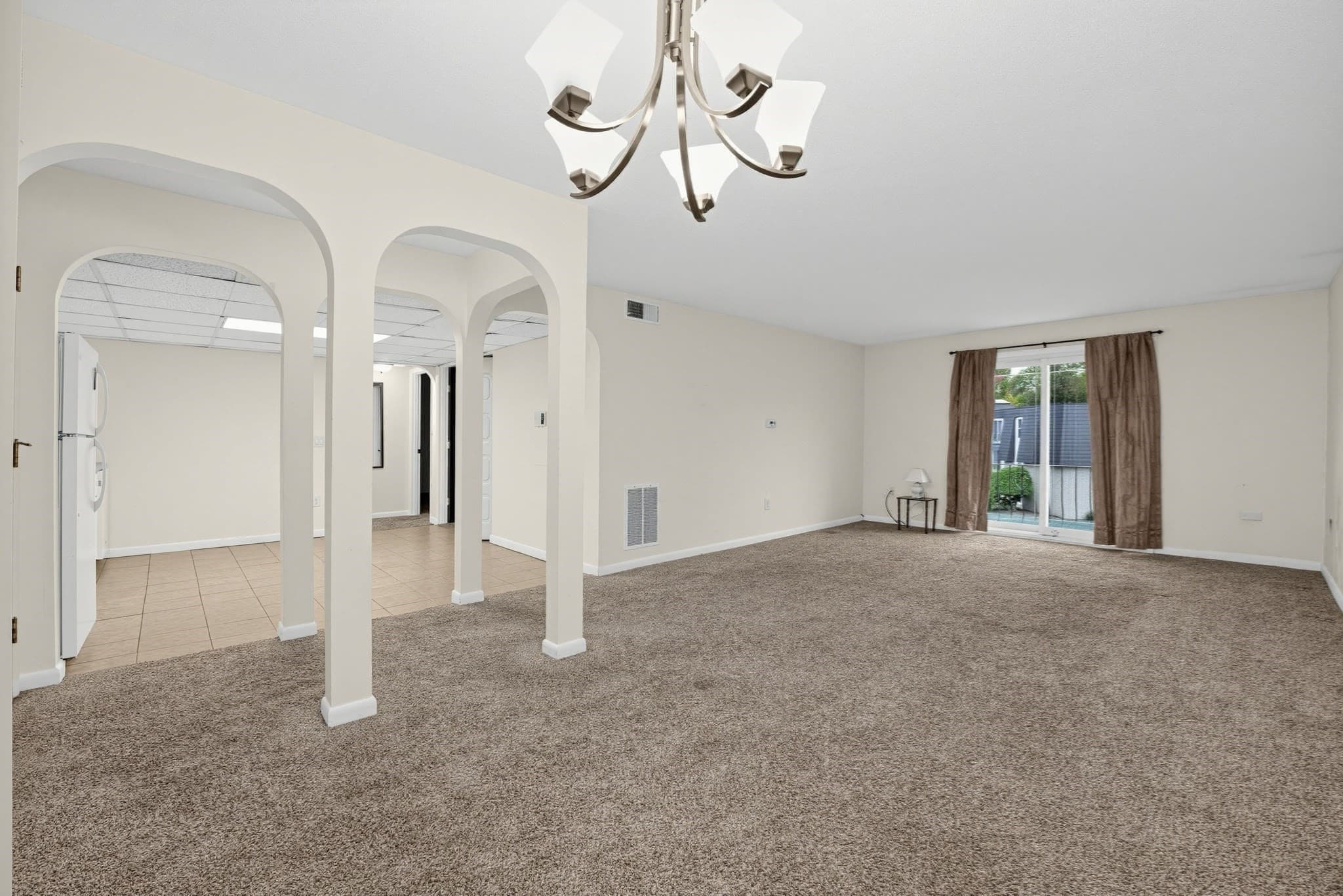 Condominium at 2 Shadowbrook # 51, Milford MA 01757, Milford, photo 3 of 25