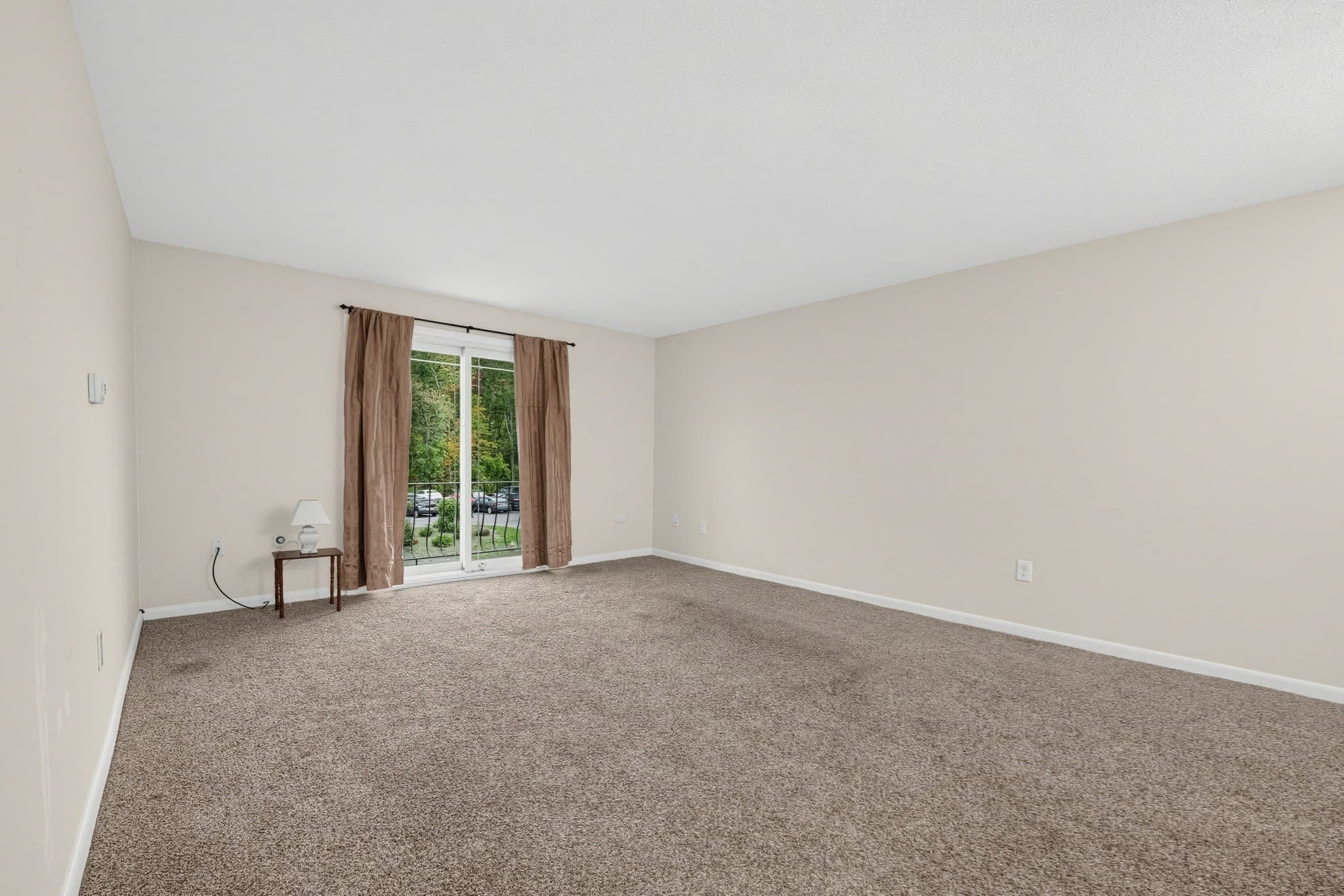 Condominium at 2 Shadowbrook # 51, Milford MA 01757, Milford, photo 5 of 25