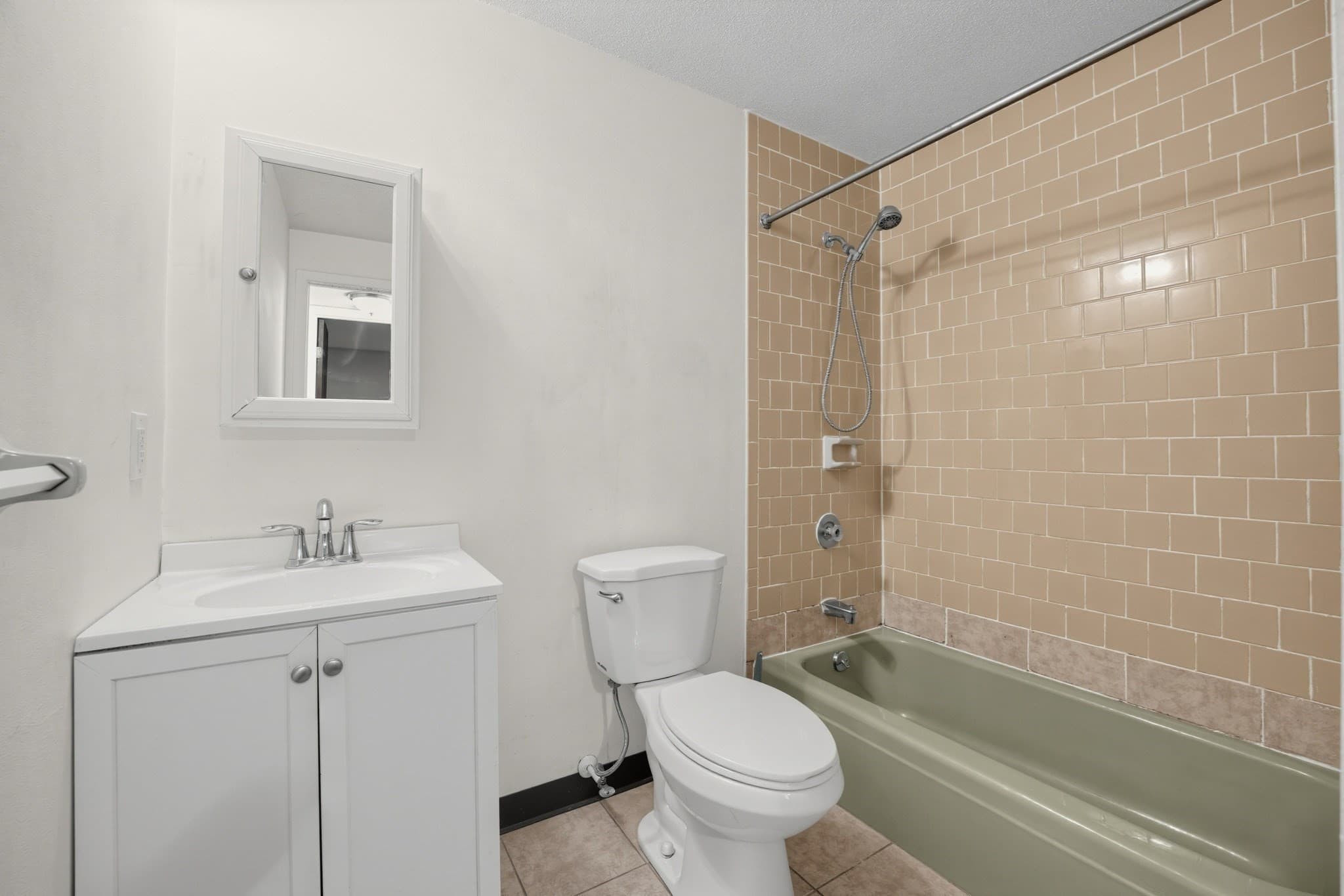 Condominium at 2 Shadowbrook # 51, Milford MA 01757, Milford, photo 9 of 25