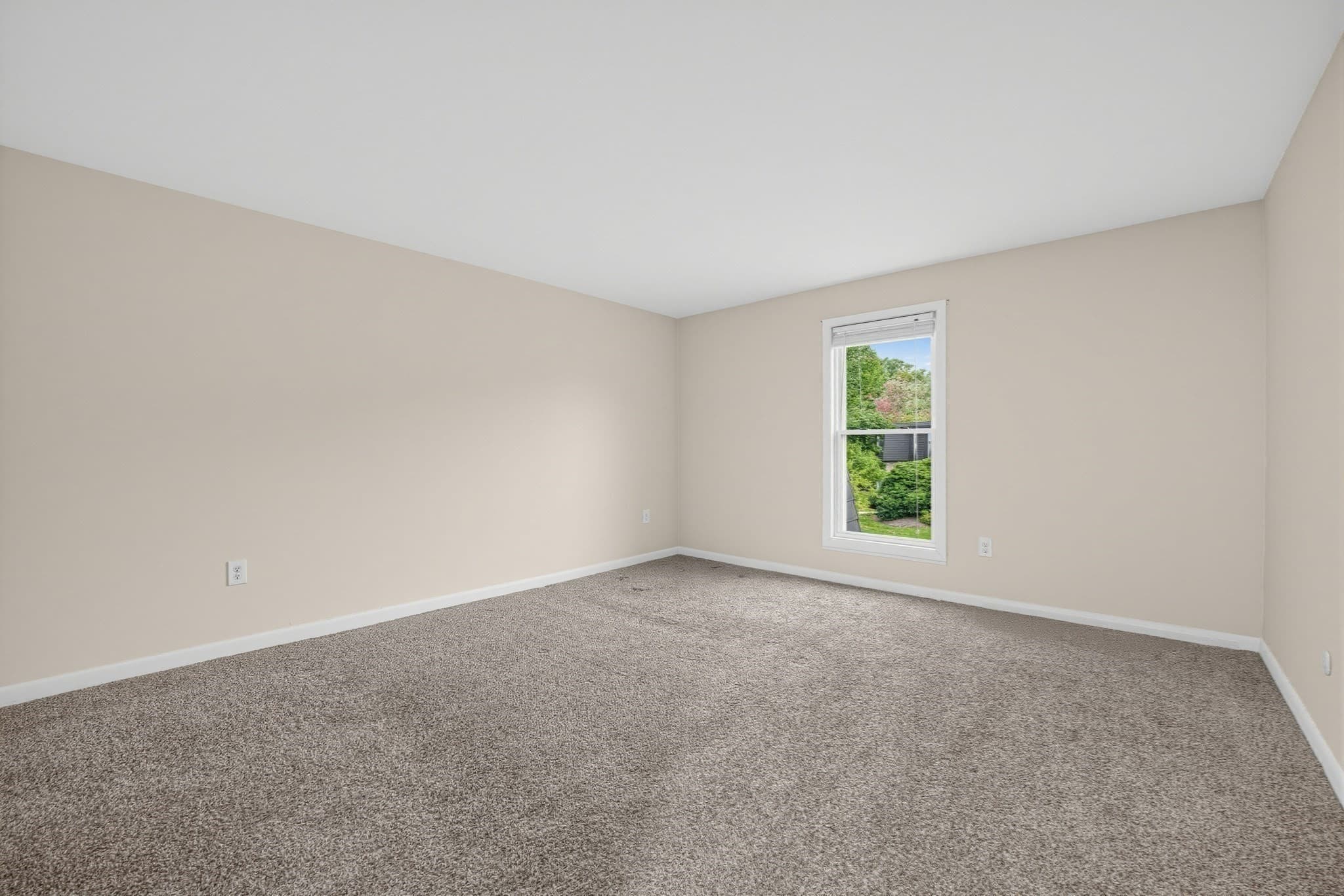Condominium at 2 Shadowbrook # 51, Milford MA 01757, Milford, photo 11 of 25