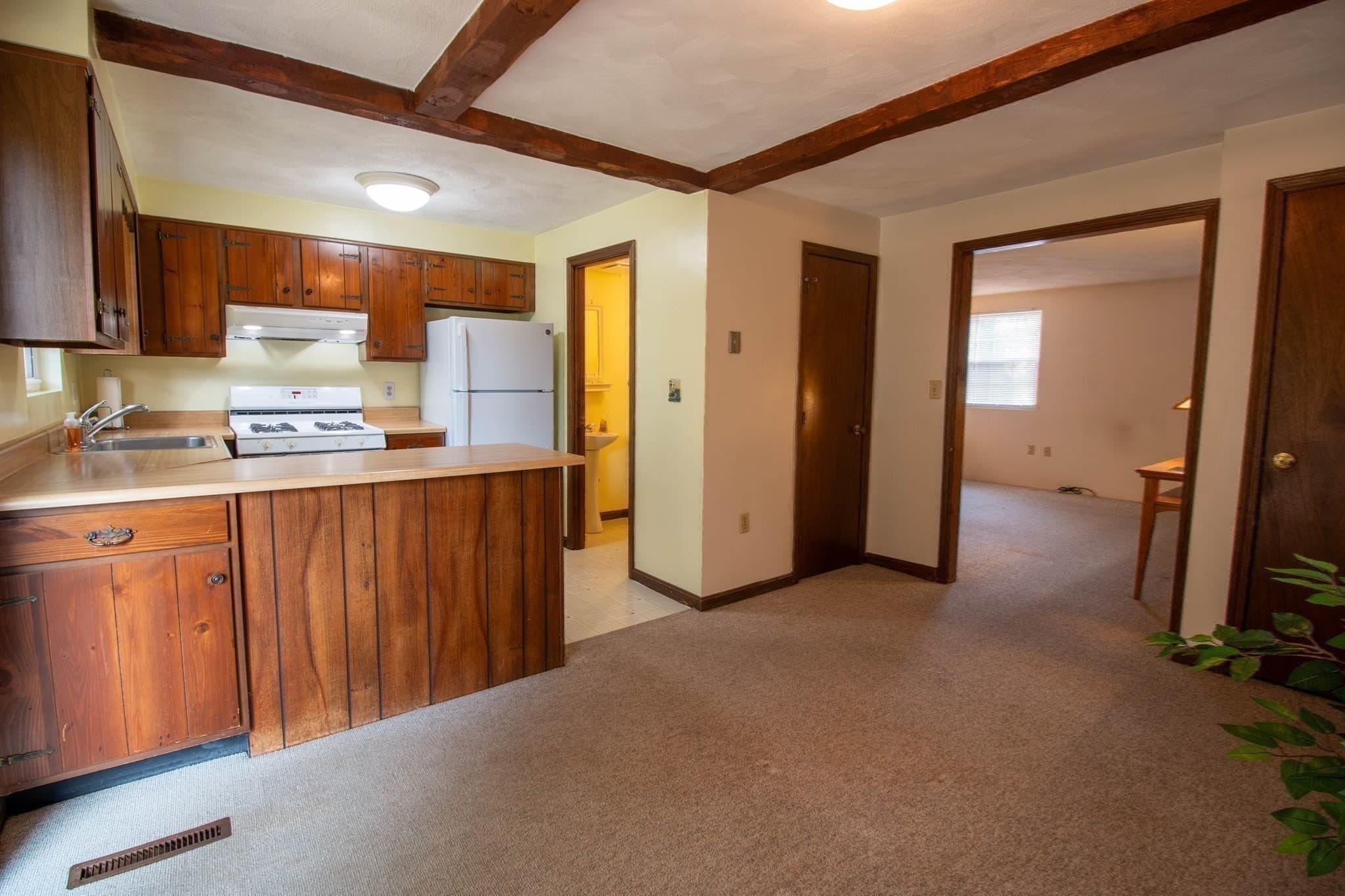 Condominium at 33 Sherburne Ave # 3, Tyngsborough MA 01879, Tyngsborough, photo 12 of 38