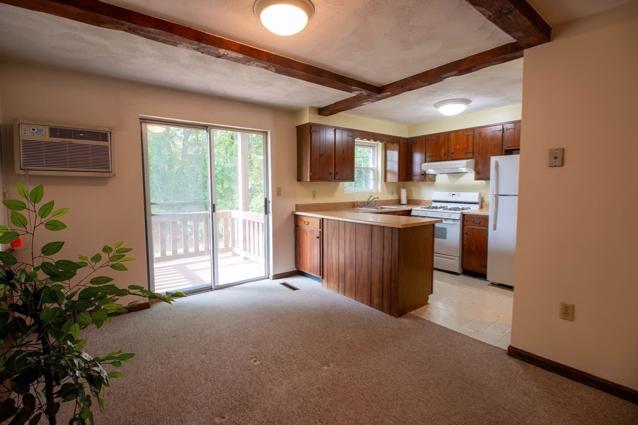 Condominium at 33 Sherburne Ave # 3, Tyngsborough MA 01879, Tyngsborough, photo 9 of 38