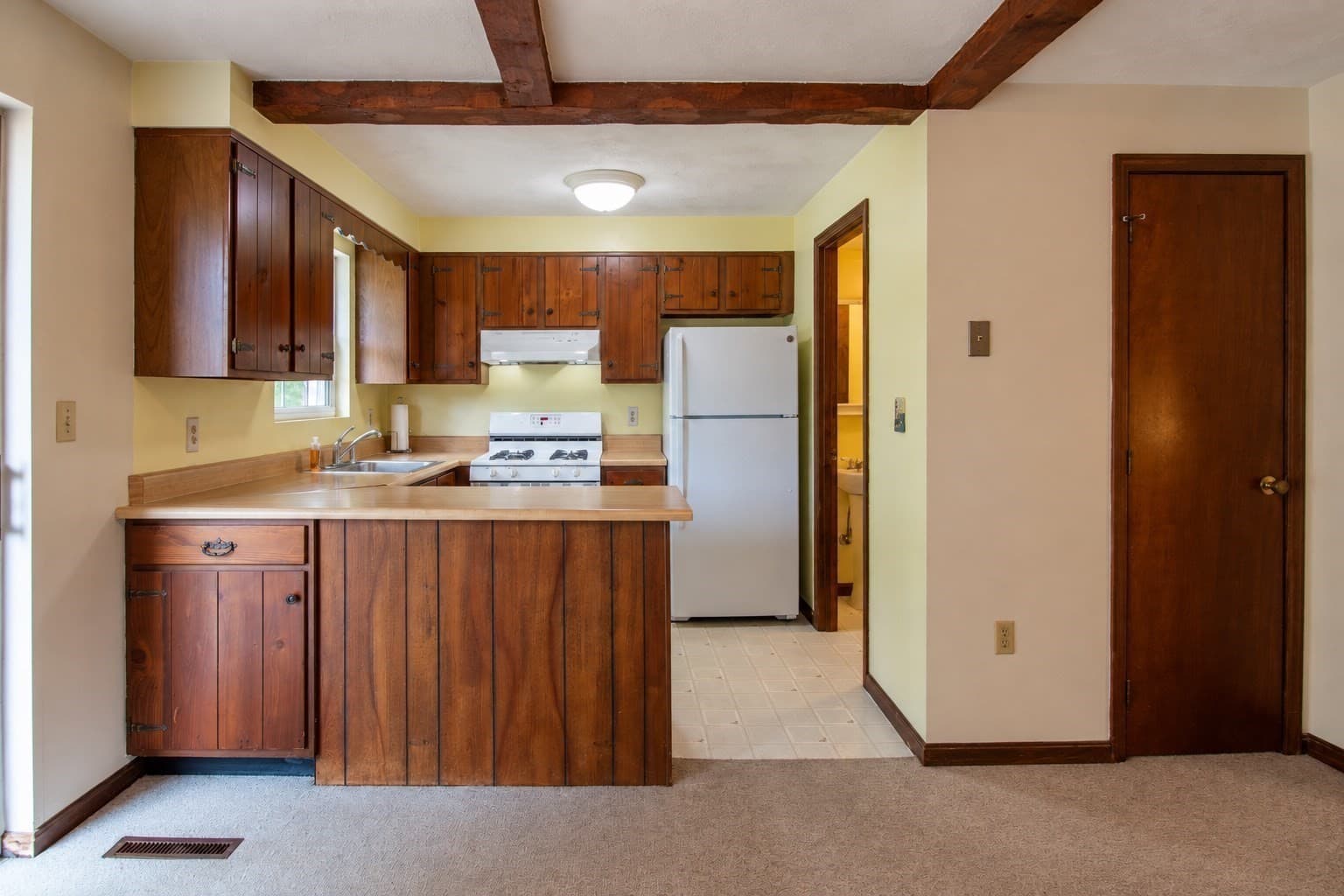 Condominium at 33 Sherburne Ave # 3, Tyngsborough MA 01879, Tyngsborough, photo 10 of 38
