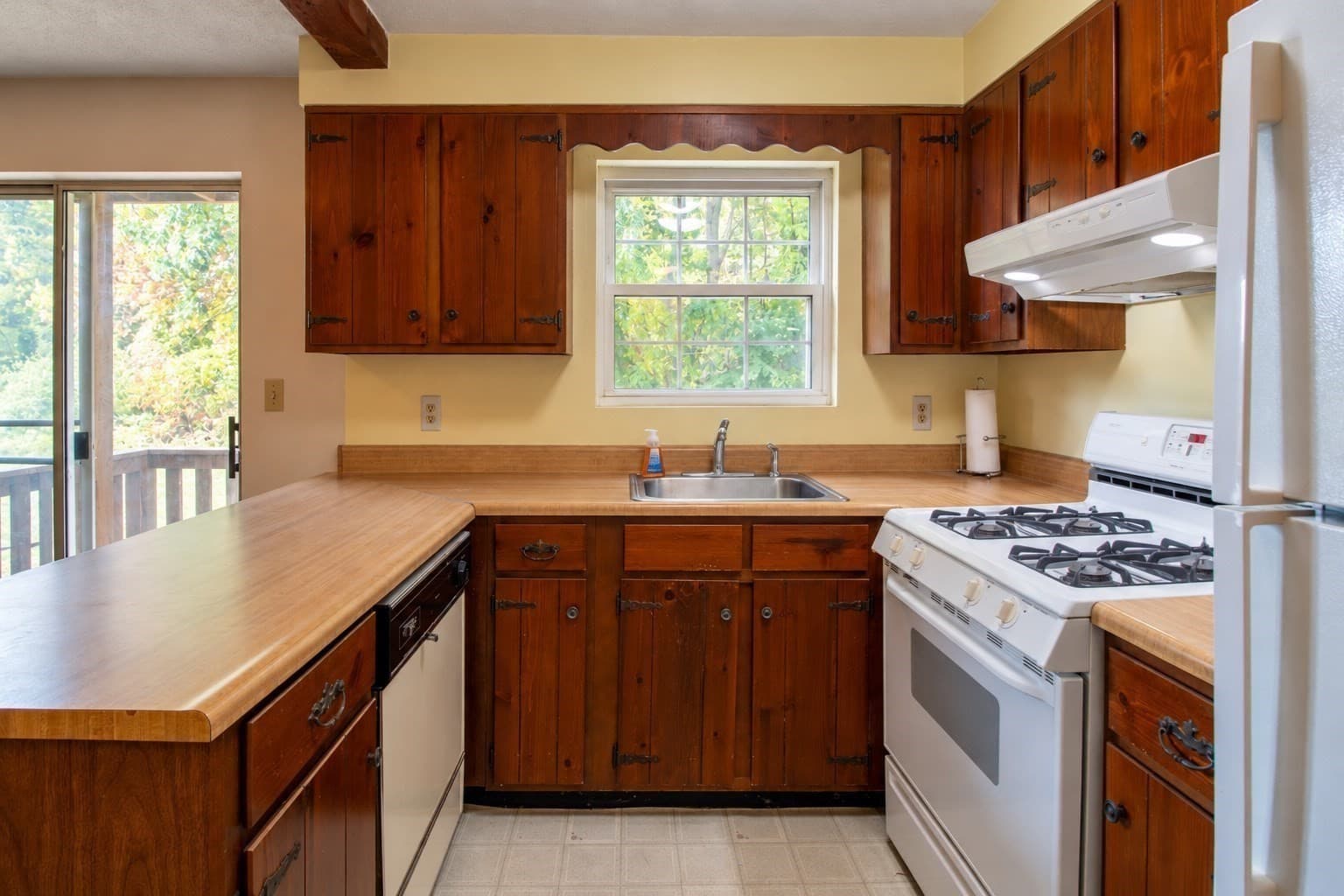Condominium at 33 Sherburne Ave # 3, Tyngsborough MA 01879, Tyngsborough, photo 11 of 38