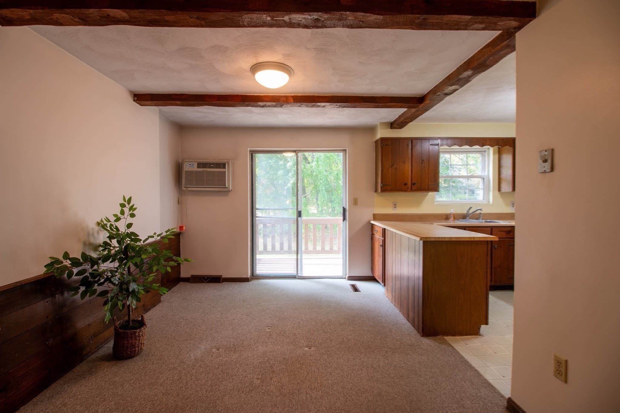 Condominium at 33 Sherburne Ave # 3, Tyngsborough MA 01879, Tyngsborough, photo 8 of 38
