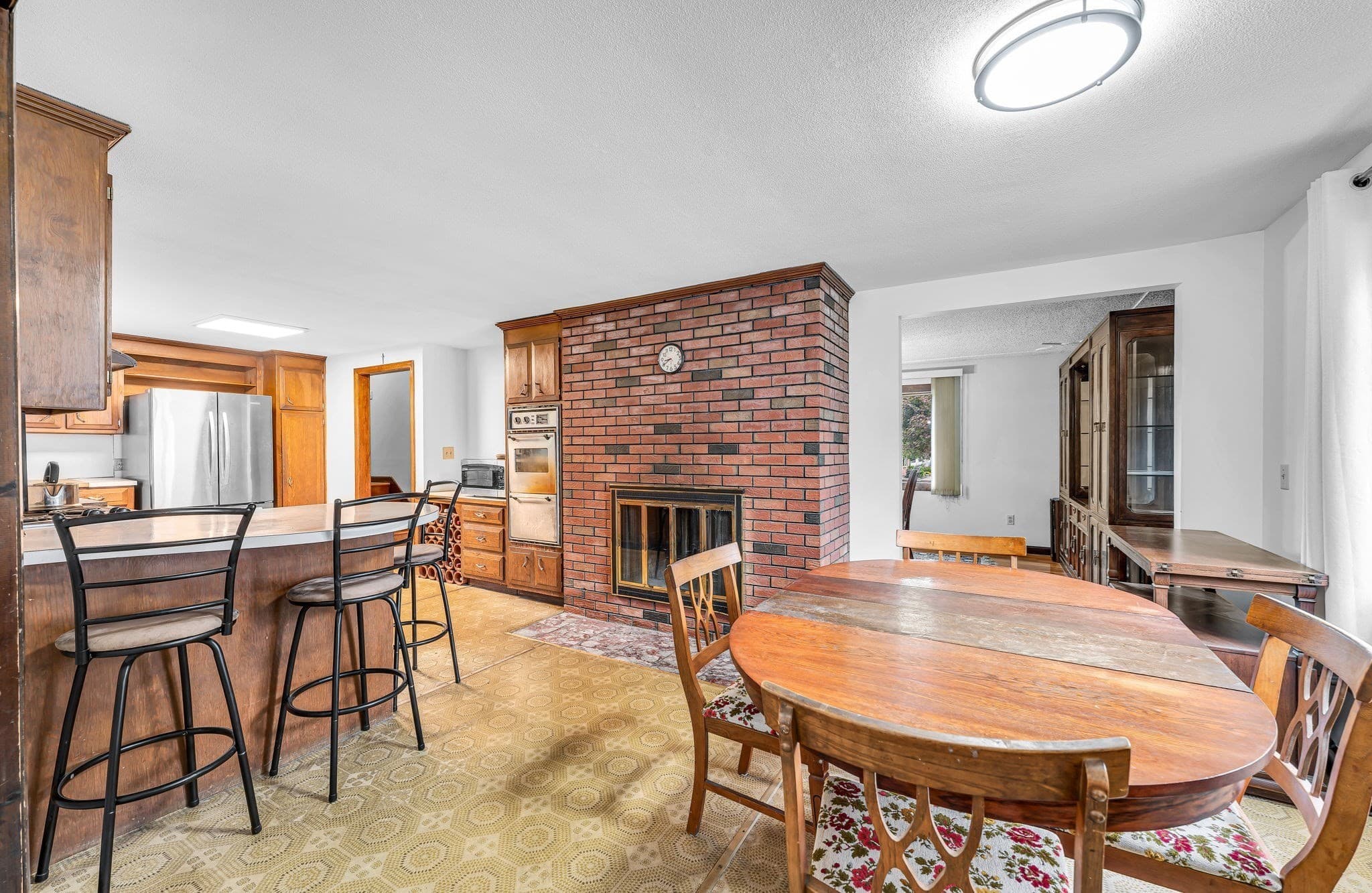 Single Family Residence at 5 Nora St, Chicopee MA 01013, photo 5 of 40