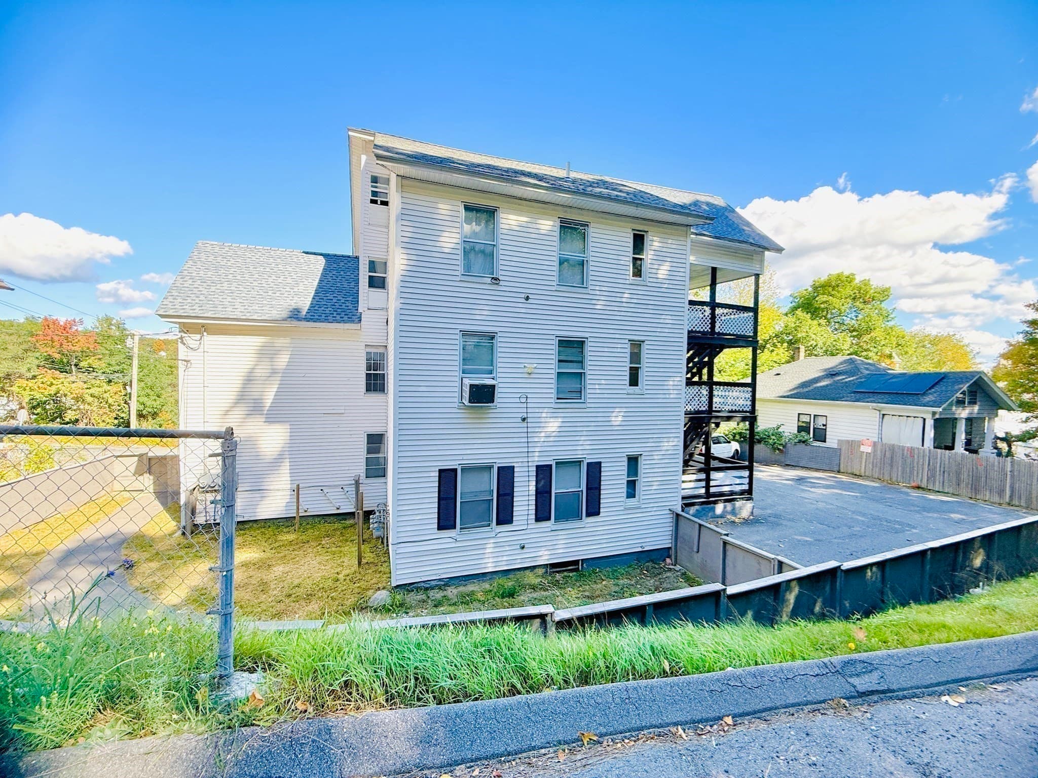 3 Family at 12 Foster St, Fitchburg MA 01420, Fitchburg, photo 5 of 10