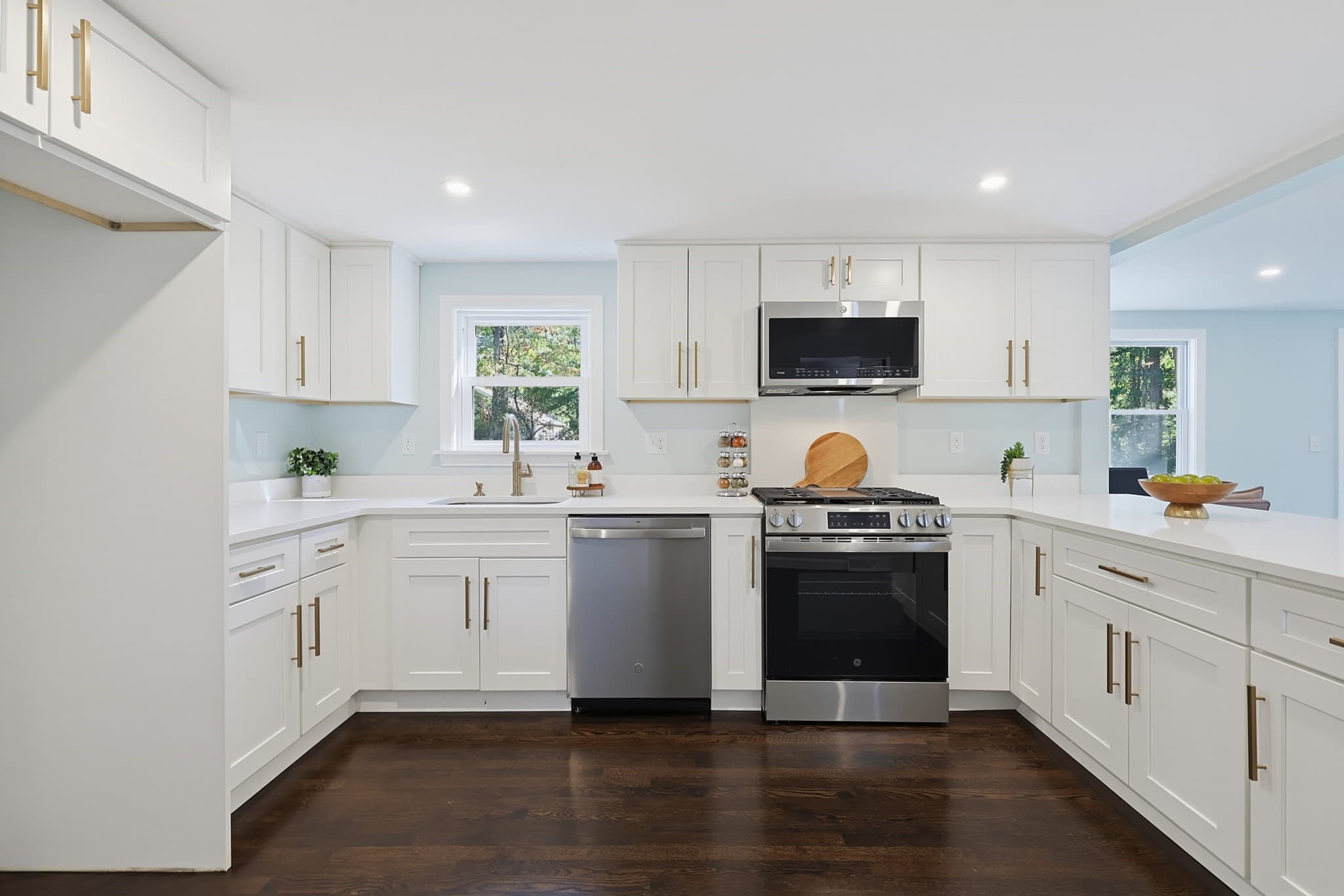 Single Family Residence at 127 Crescent Pl, Hanson MA 02341, photo 7 of 40