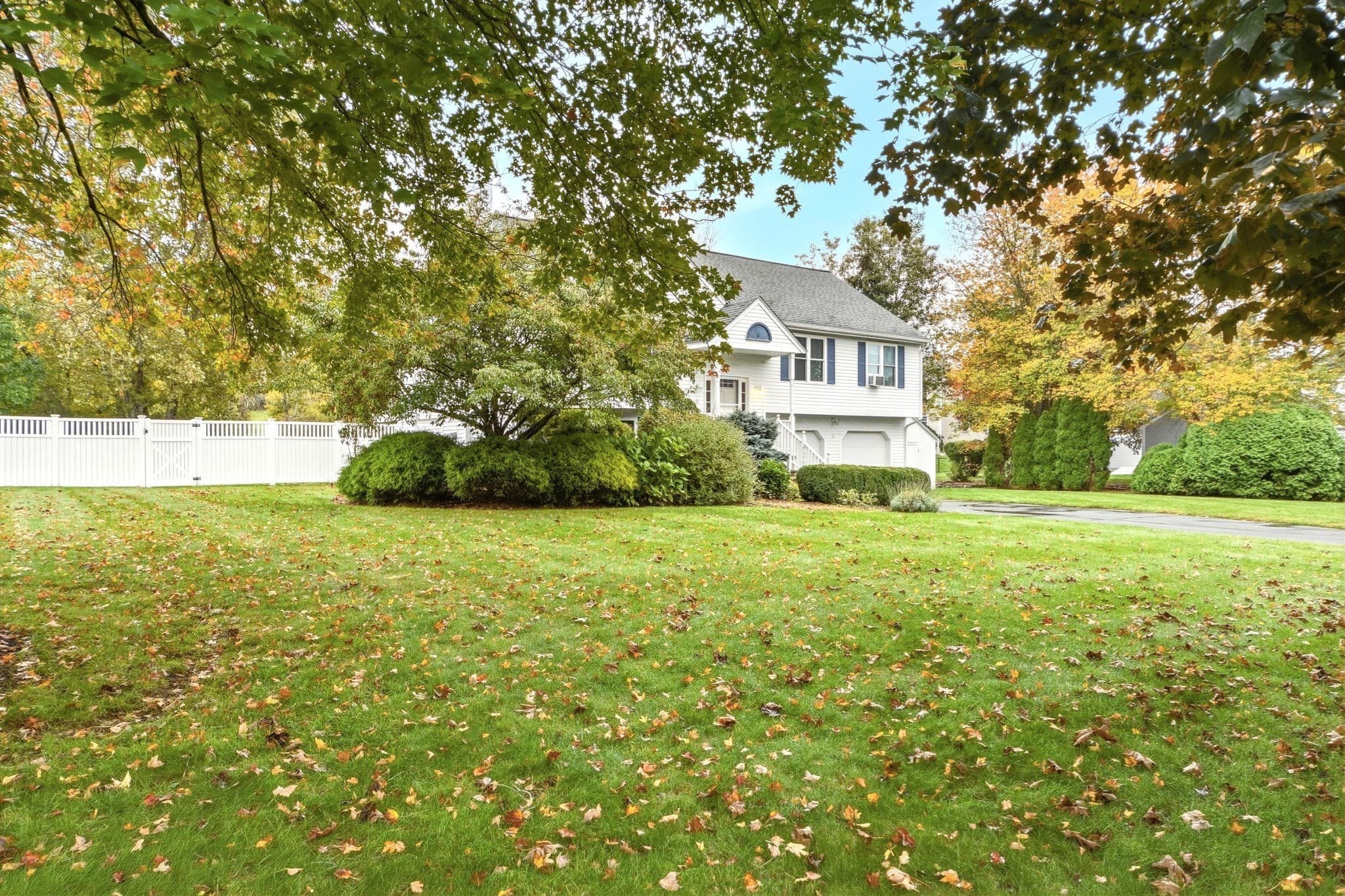 Single Family Residence at 6 Clover Hill Road, Sutton MA 01590, Sutton, photo 6 of 42