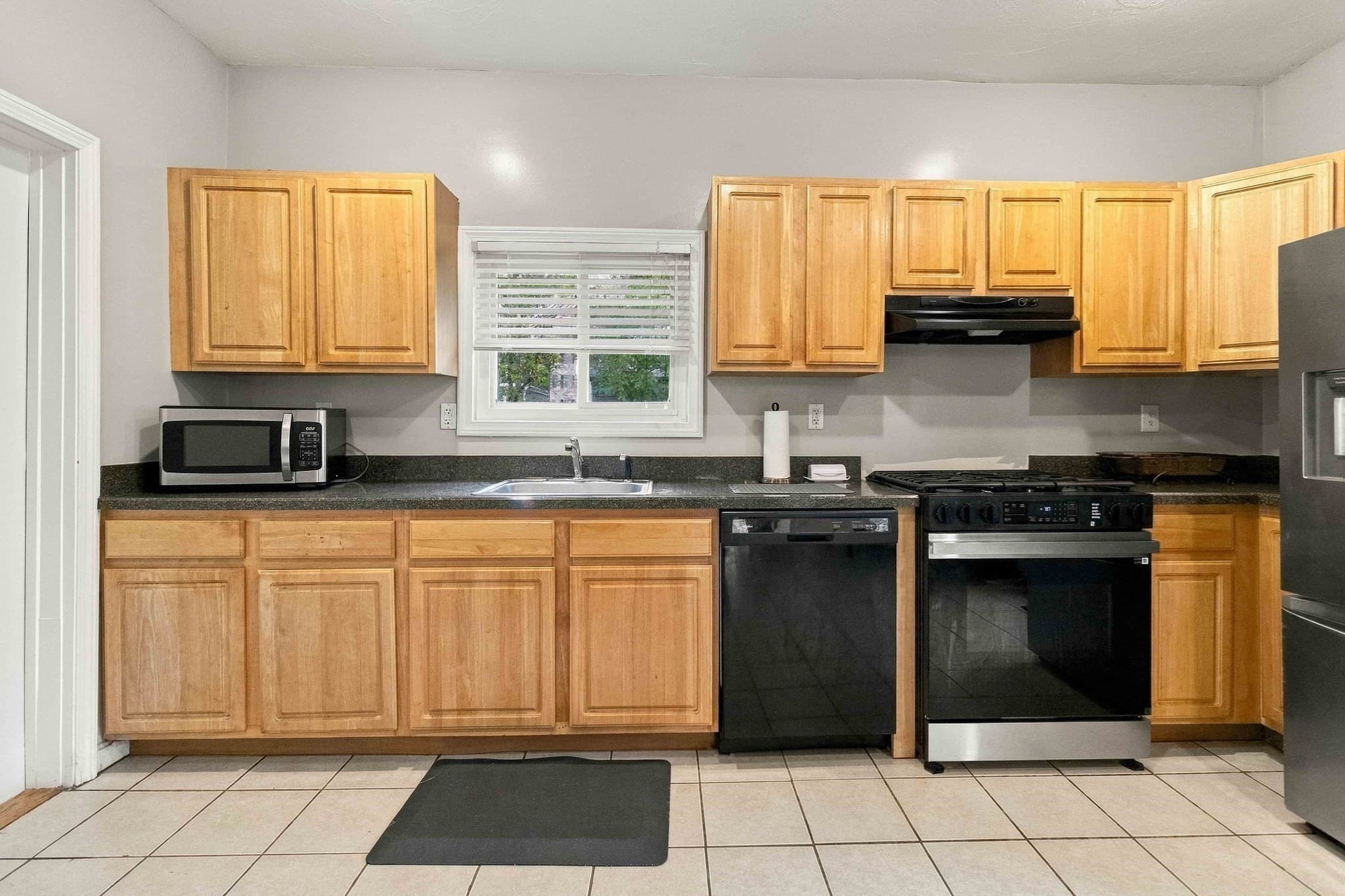 Single Family Residence at 51 N Manchester, Brockton MA 02302, Brockton, photo 17 of 31