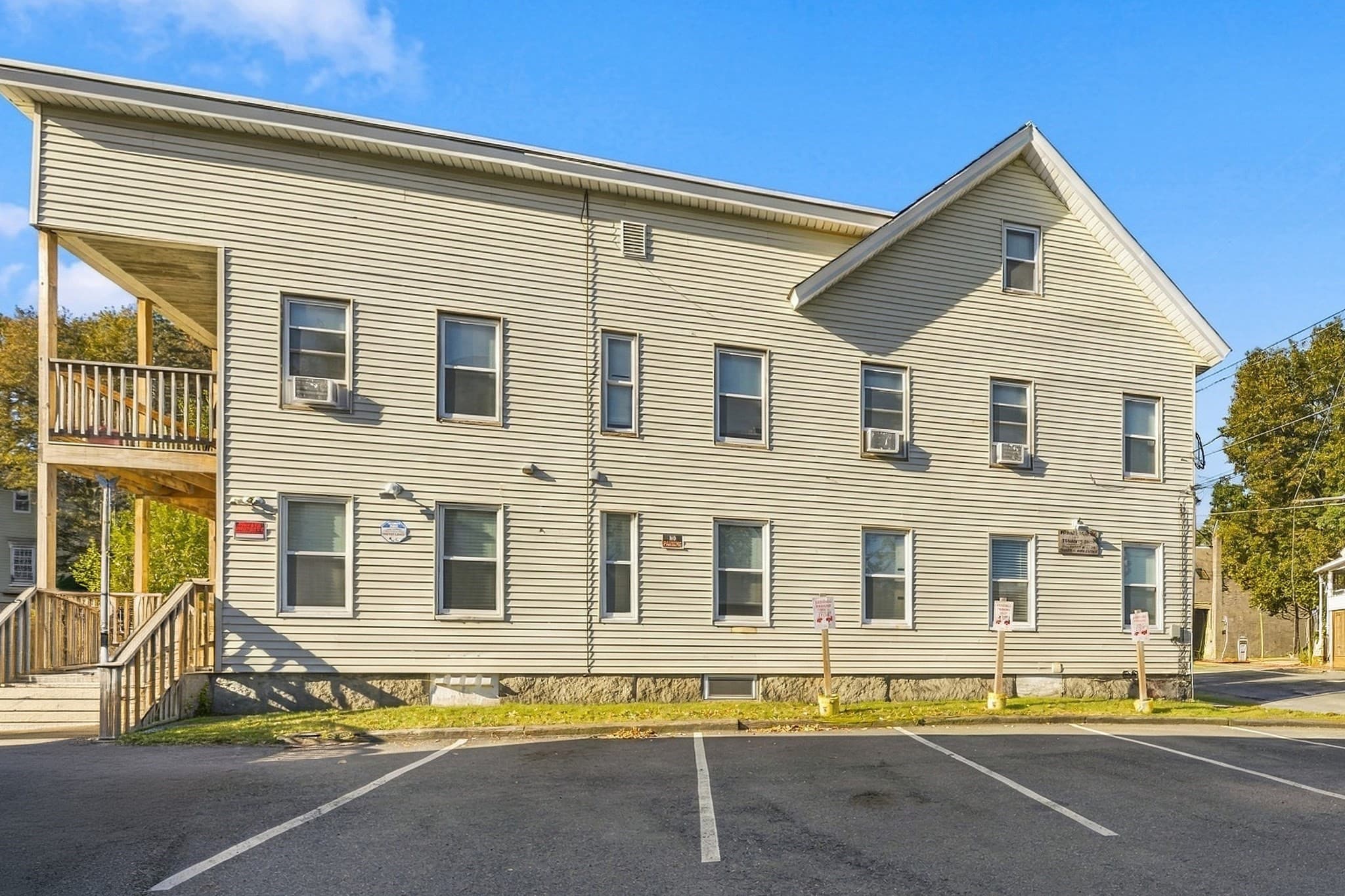 3 Family at 114-116 Laurel St, Fitchburg MA 01420, Fitchburg, photo 33 of 40