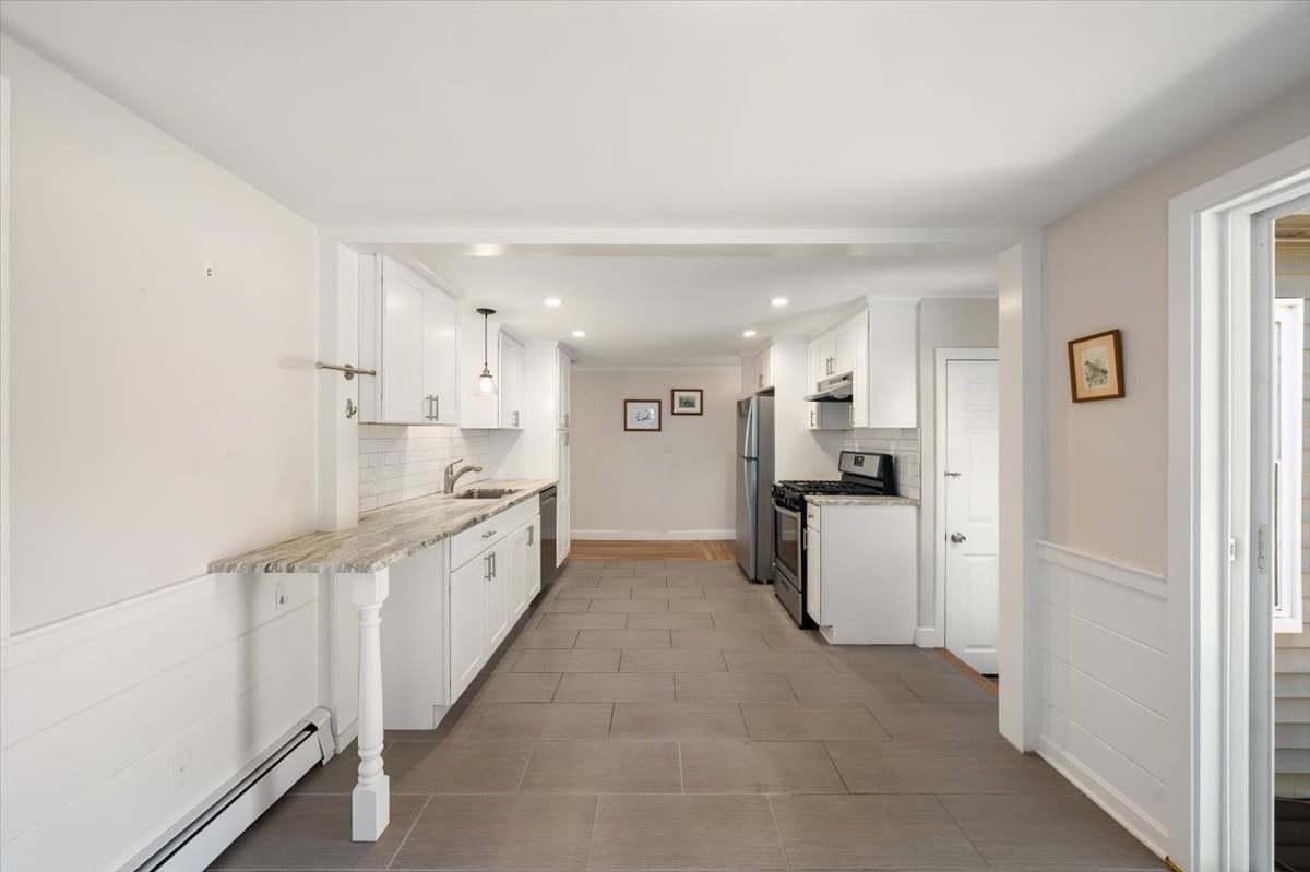 Single Family Residence at 78 Salem End Lane, Framingham MA 01702, Framingham, photo 5 of 26
