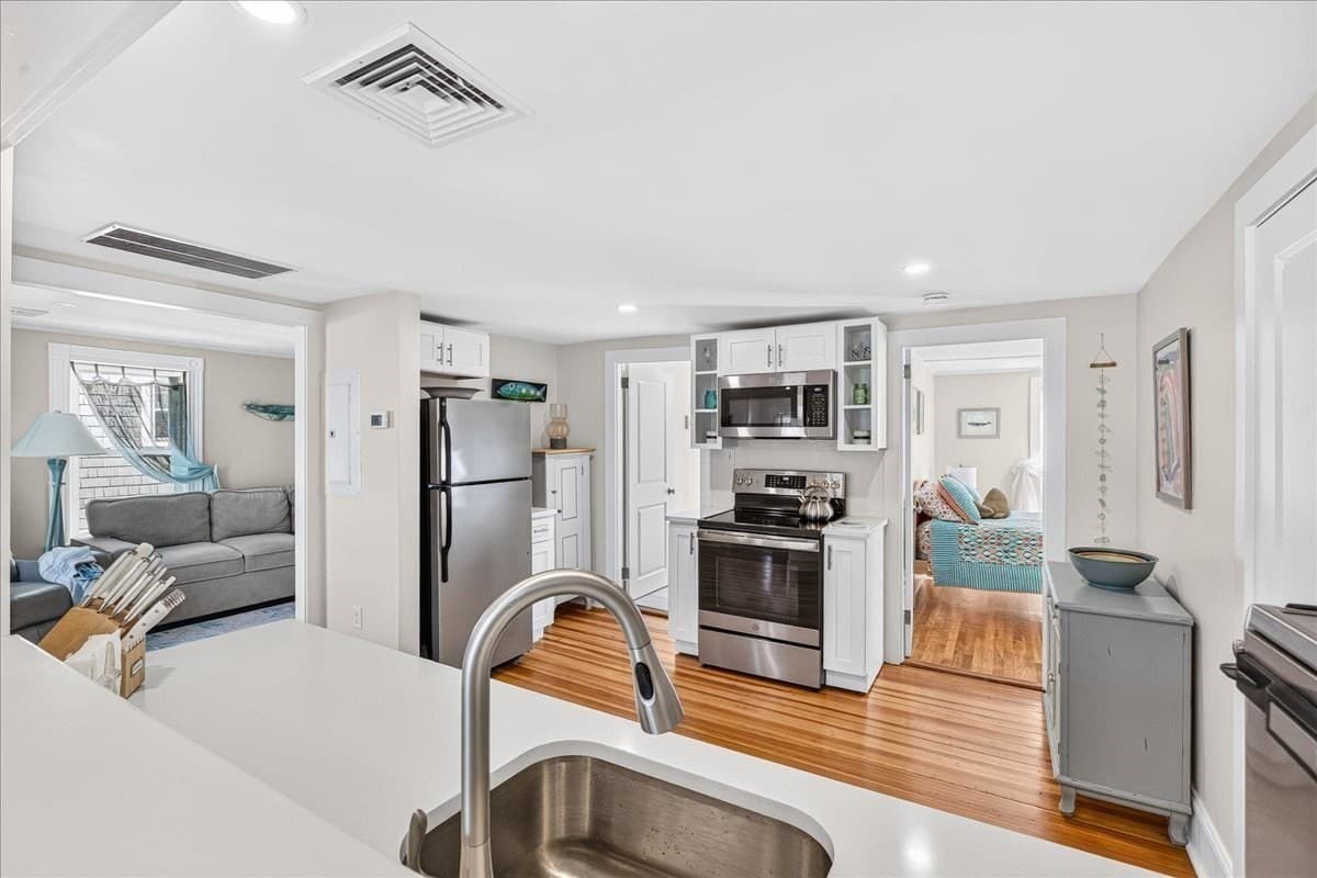 Condominium at 4 Atlantic St # 4, Plymouth MA 02360, Plymouth, photo 12 of 33