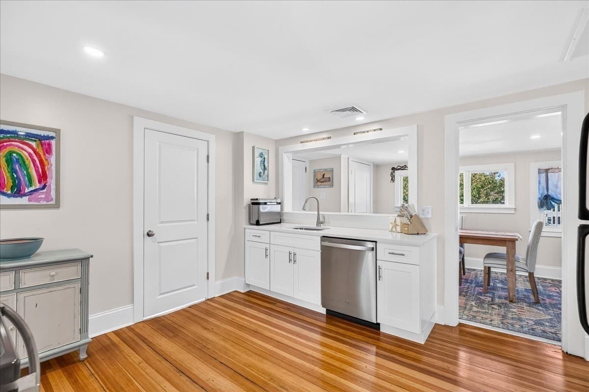 Condominium at 4 Atlantic St # 4, Plymouth MA 02360, Plymouth, photo 11 of 33