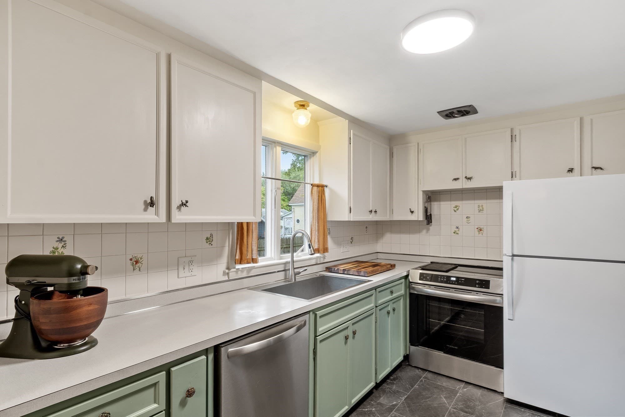 Single Family Residence at 8 Grant St Ext, Framingham MA 01702, Framingham, photo 23 of 42