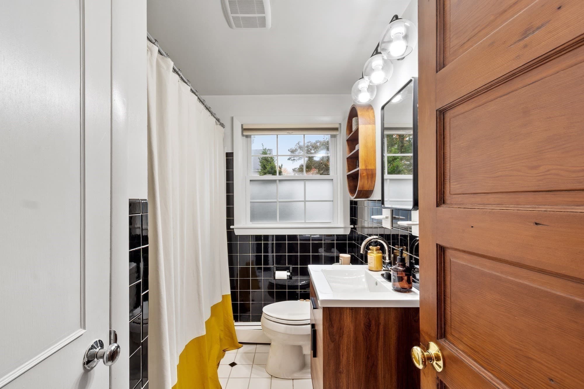 Single Family Residence at 8 Grant St Ext, Framingham MA 01702, Framingham, photo 11 of 42