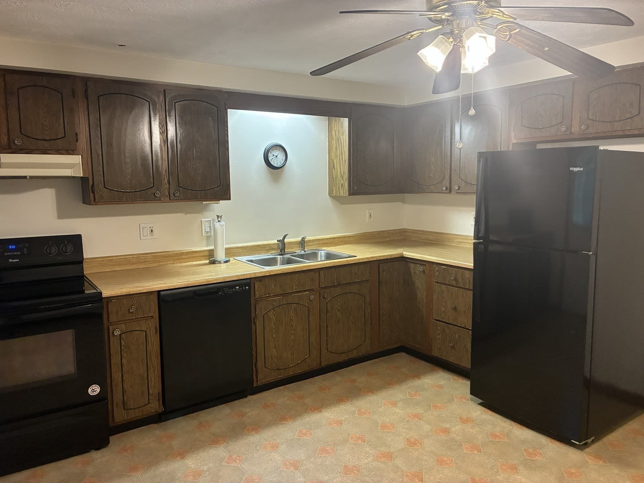 2 Family - 2 Units Side by Side at 140-142 Bourne Street, Palmer MA 01080, Palmer, photo 5 of 26