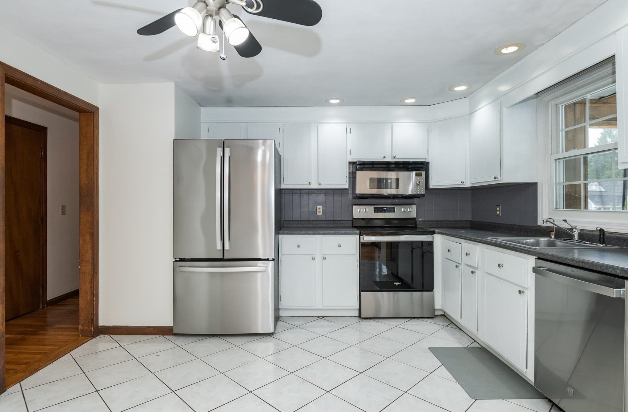 Single Family Residence at 31 Towne Crest Drive, Stoneham MA 02180, Stoneham, photo 16 of 42