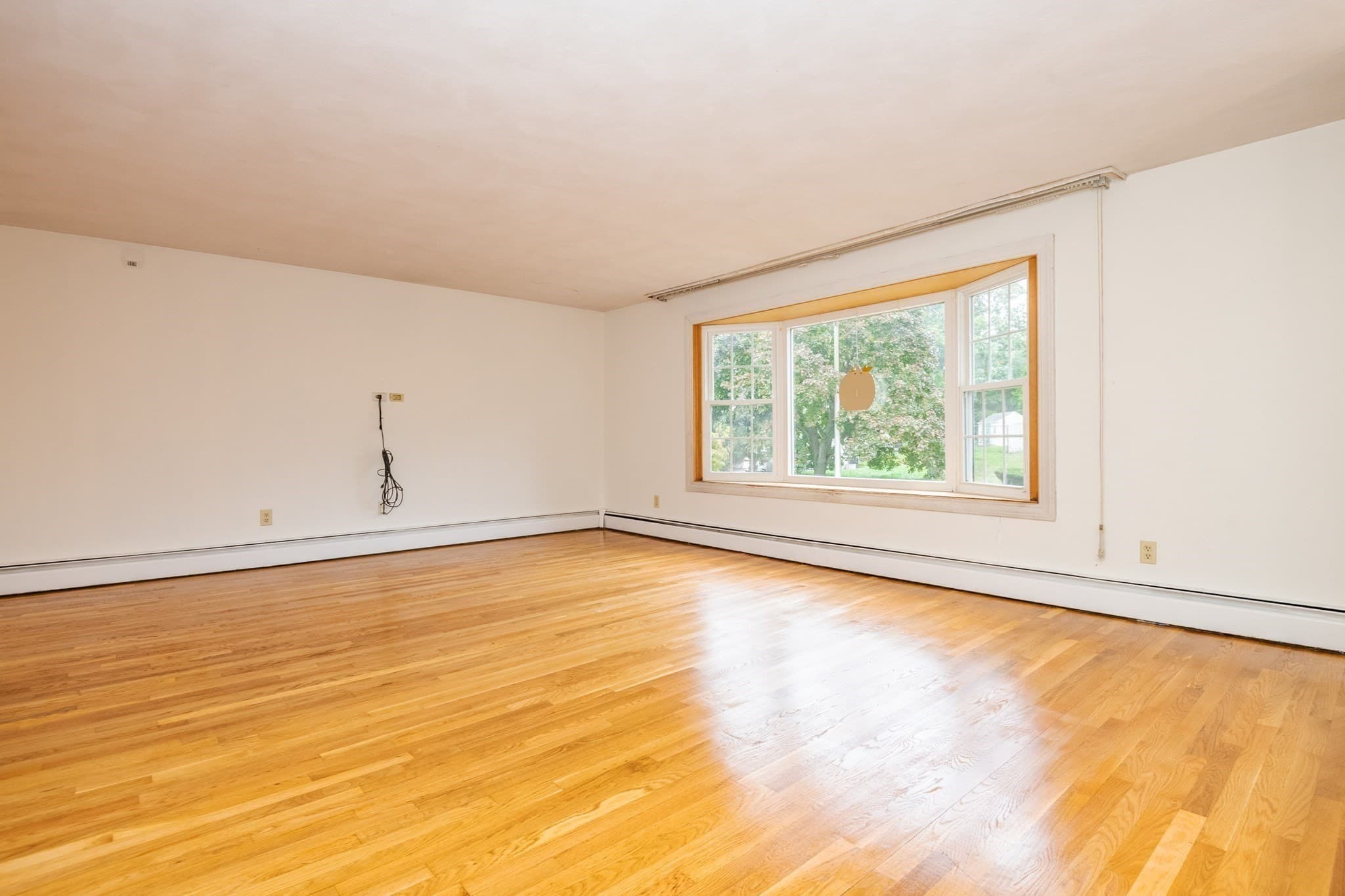 Single Family Residence at 31 Towne Crest Drive, Stoneham MA 02180, Stoneham, photo 10 of 42