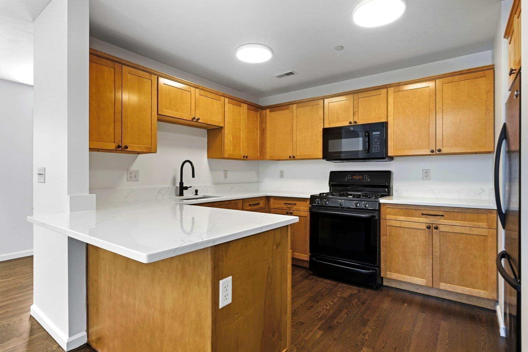 Condominium at 19 Russell Pl # 19, Arlington MA 02474, Arlington, photo 7 of 16