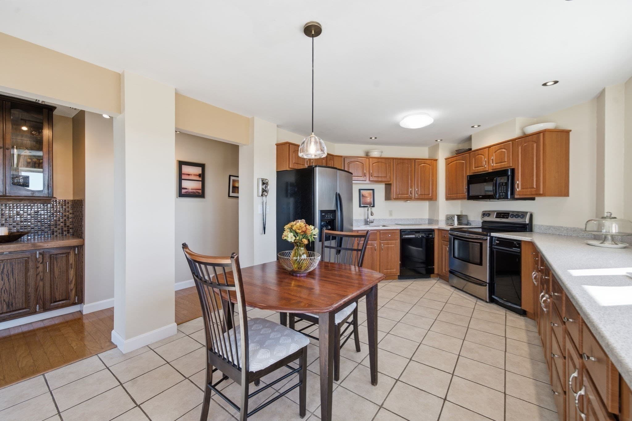 Condominium at 9 Park Ave # 517, Hull MA 02045, Hull, photo 8 of 21