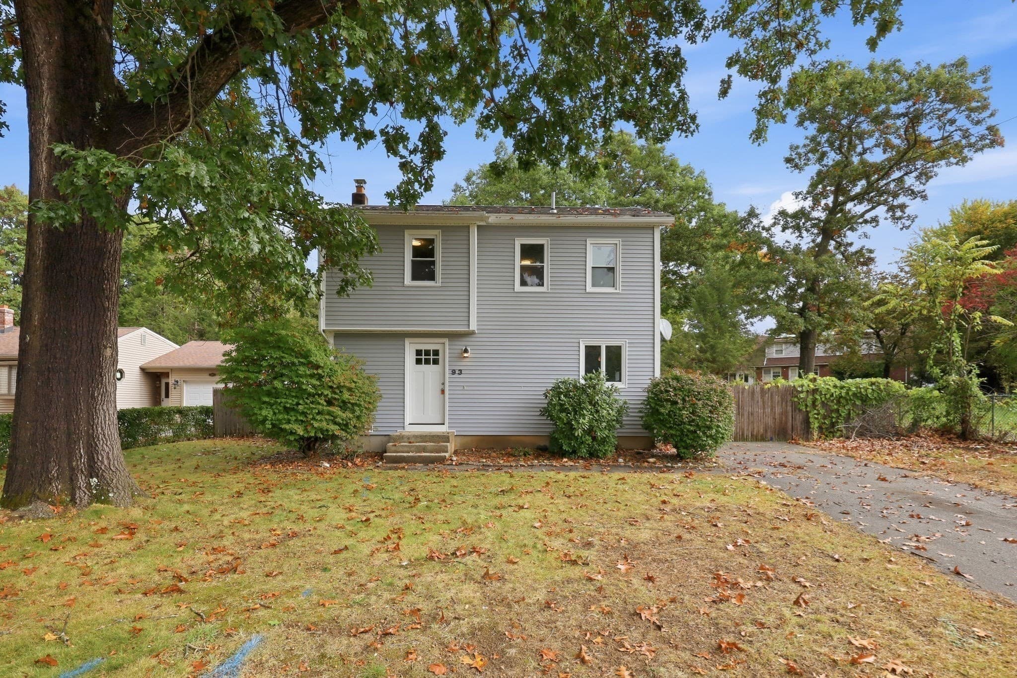 Single Family Residence at 93 Balboa Dr, Springfield MA 01119, Springfield, photo 2 of 27