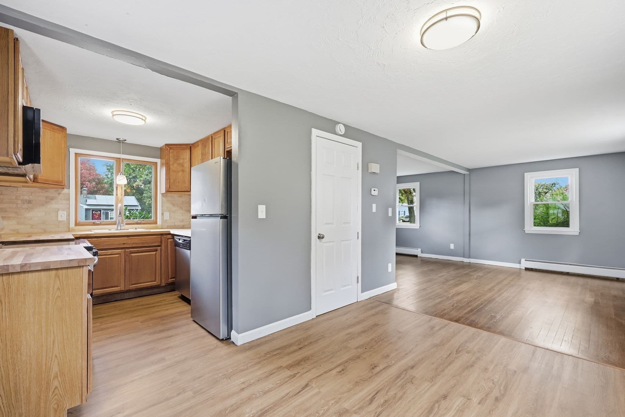 Single Family Residence at 93 Balboa Dr, Springfield MA 01119, Springfield, photo 7 of 27