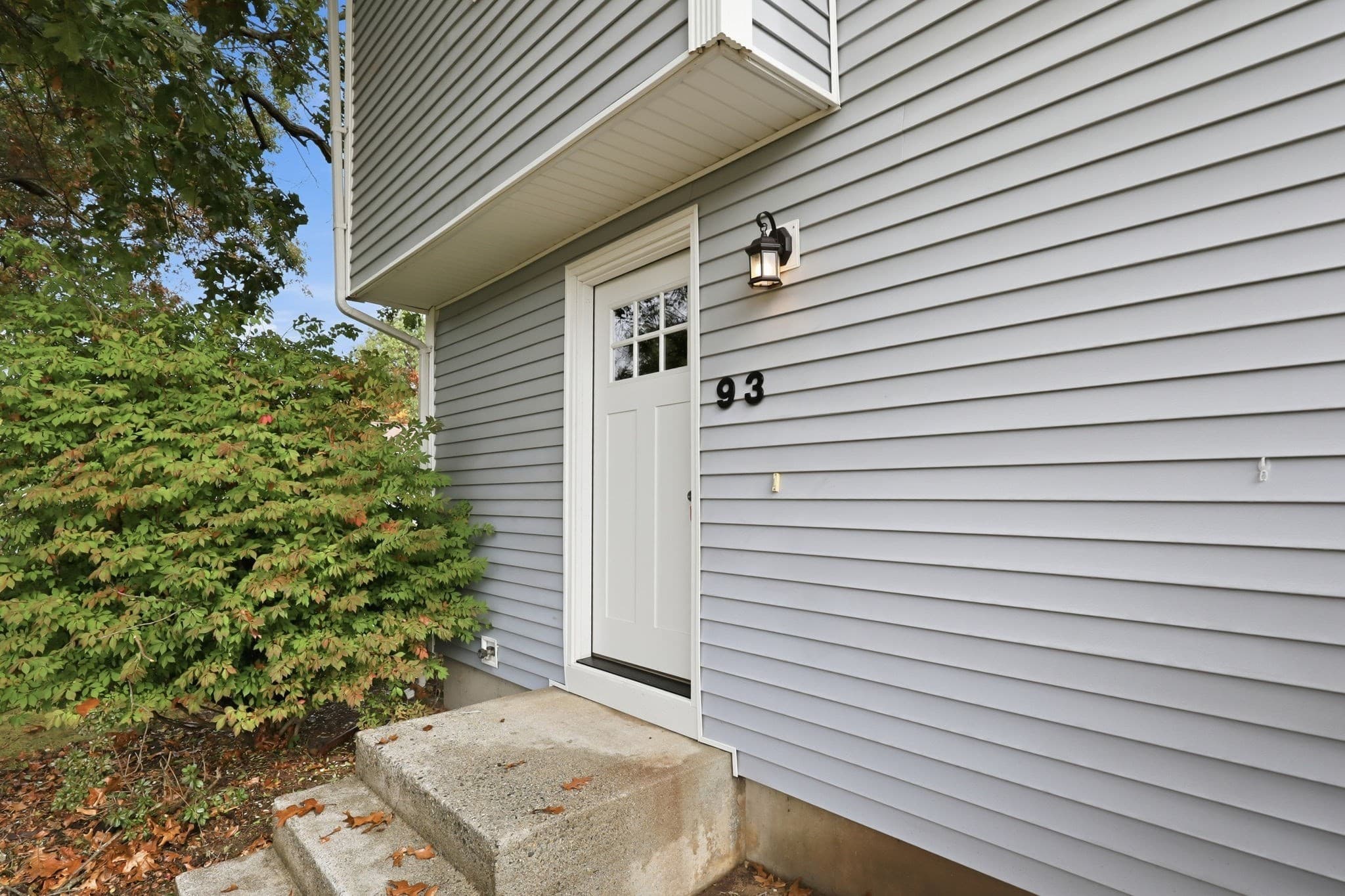 Single Family Residence at 93 Balboa Dr, Springfield MA 01119, Springfield, photo 3 of 27