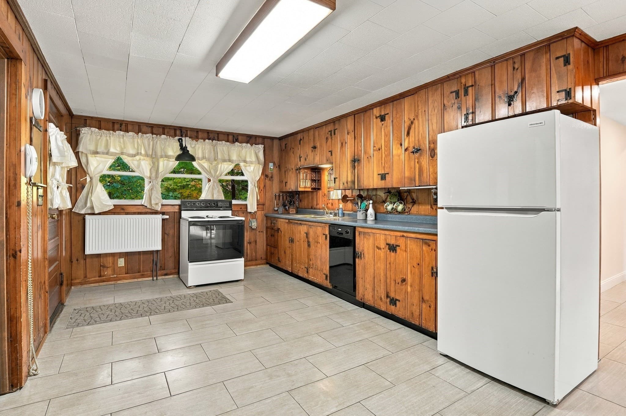 Single Family Residence at 3 Olive Drive, Leominster MA 01453, photo 12 of 34