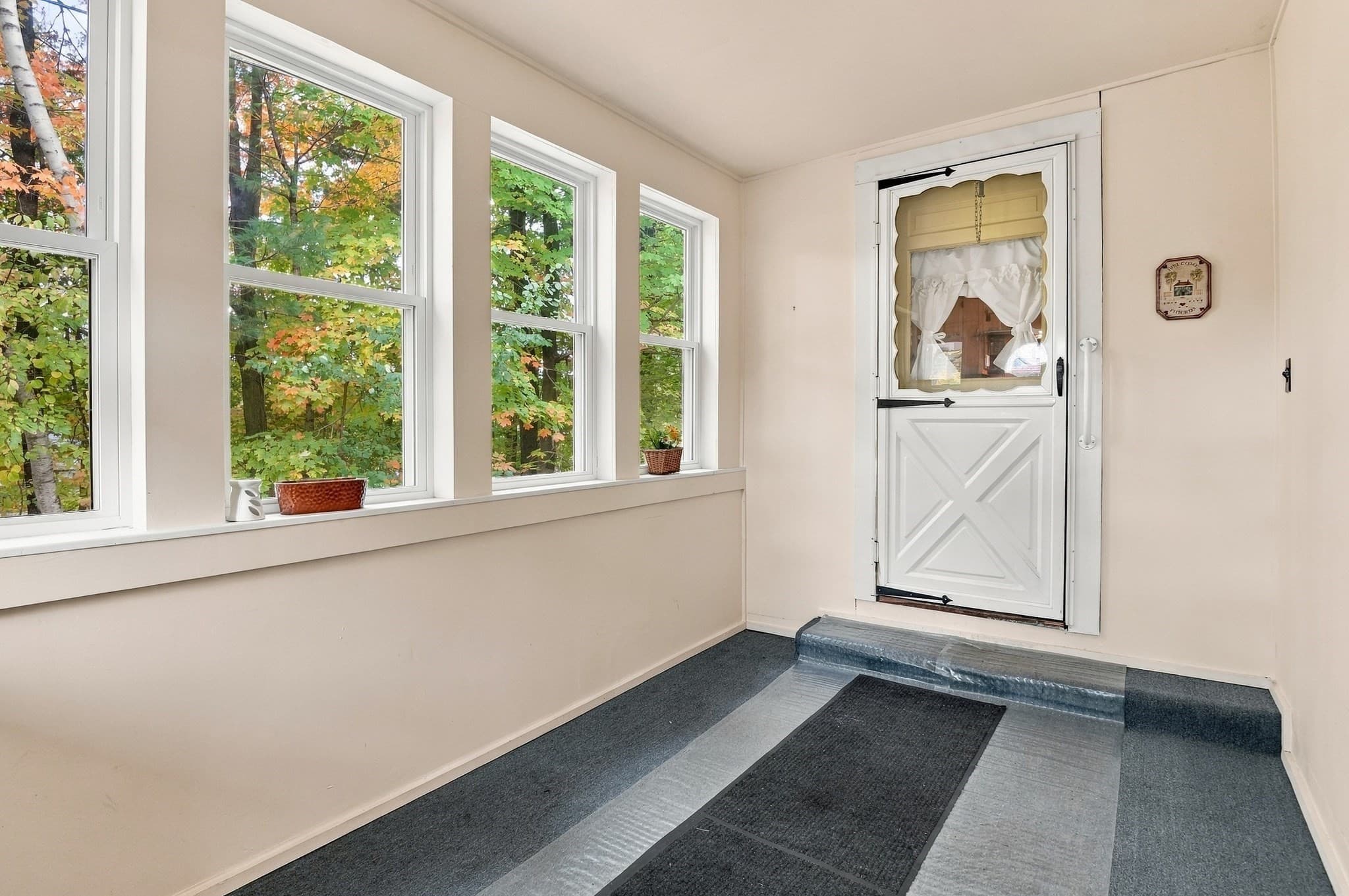 Single Family Residence at 3 Olive Drive, Leominster MA 01453, photo 7 of 34
