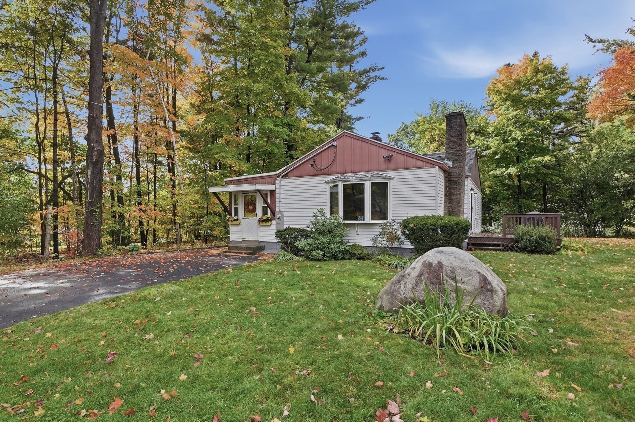 Single Family Residence at 3 Olive Drive, Leominster MA 01453, photo 3 of 34