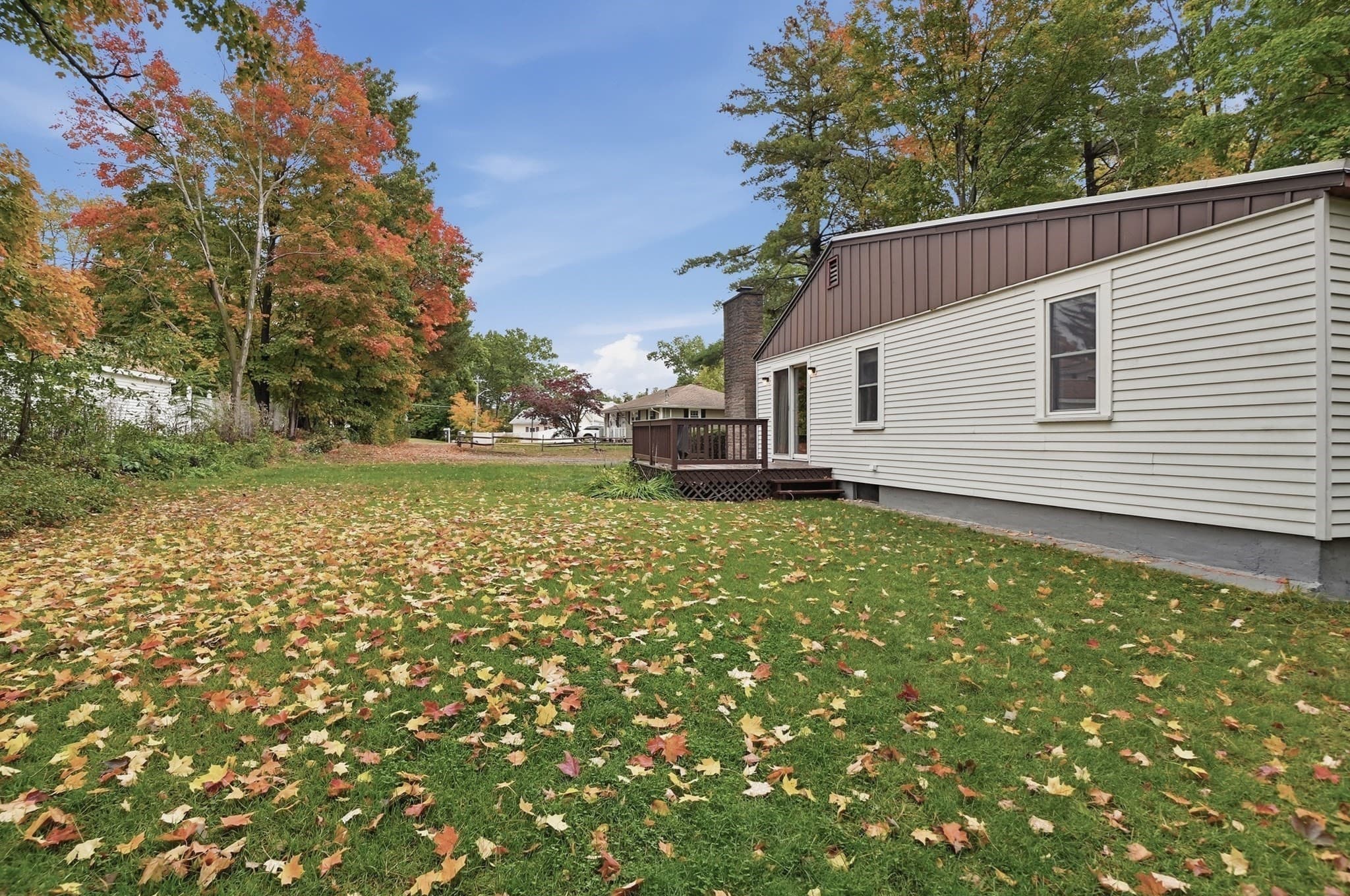 Single Family Residence at 3 Olive Drive, Leominster MA 01453, photo 4 of 34